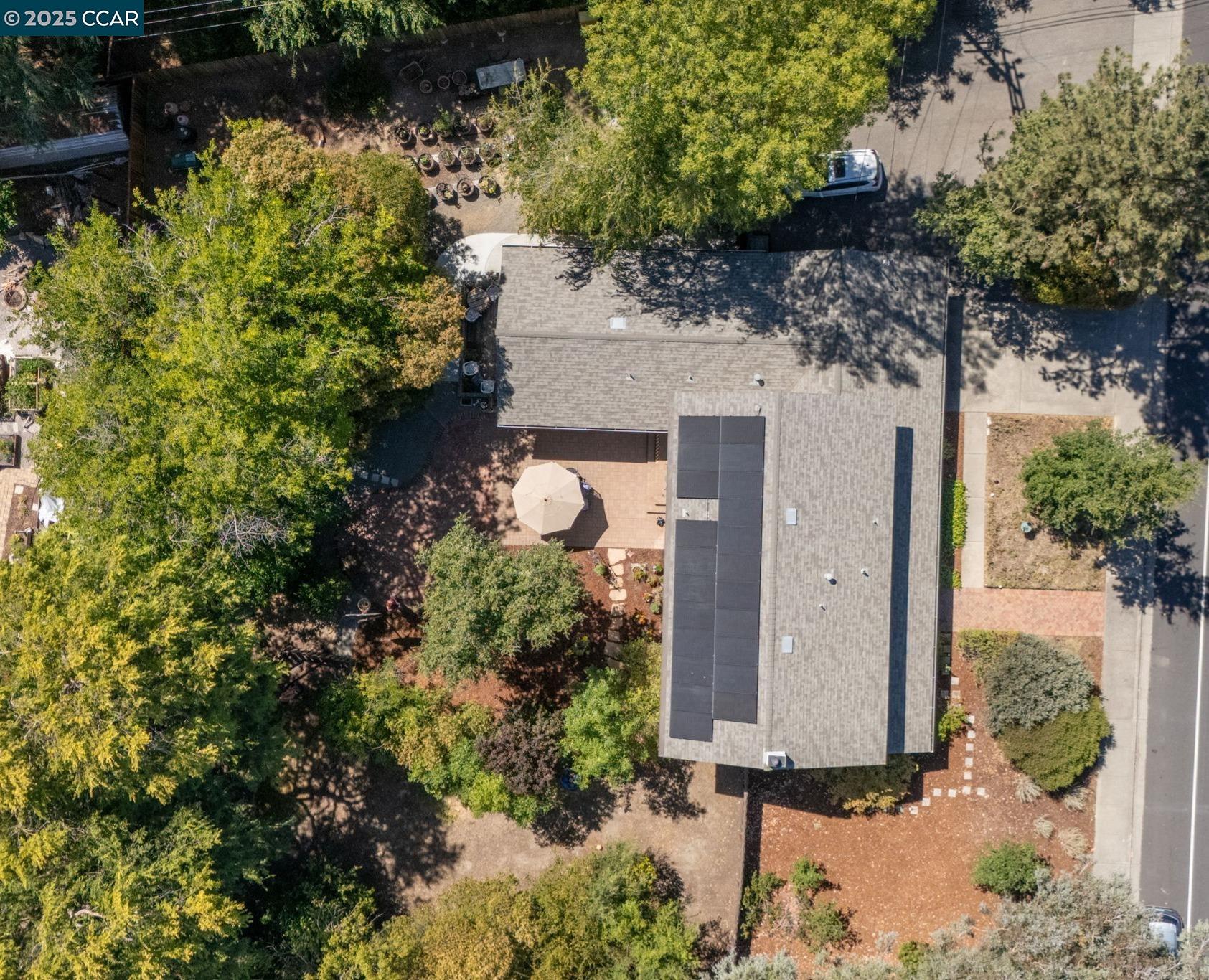 865 Walnut Ave