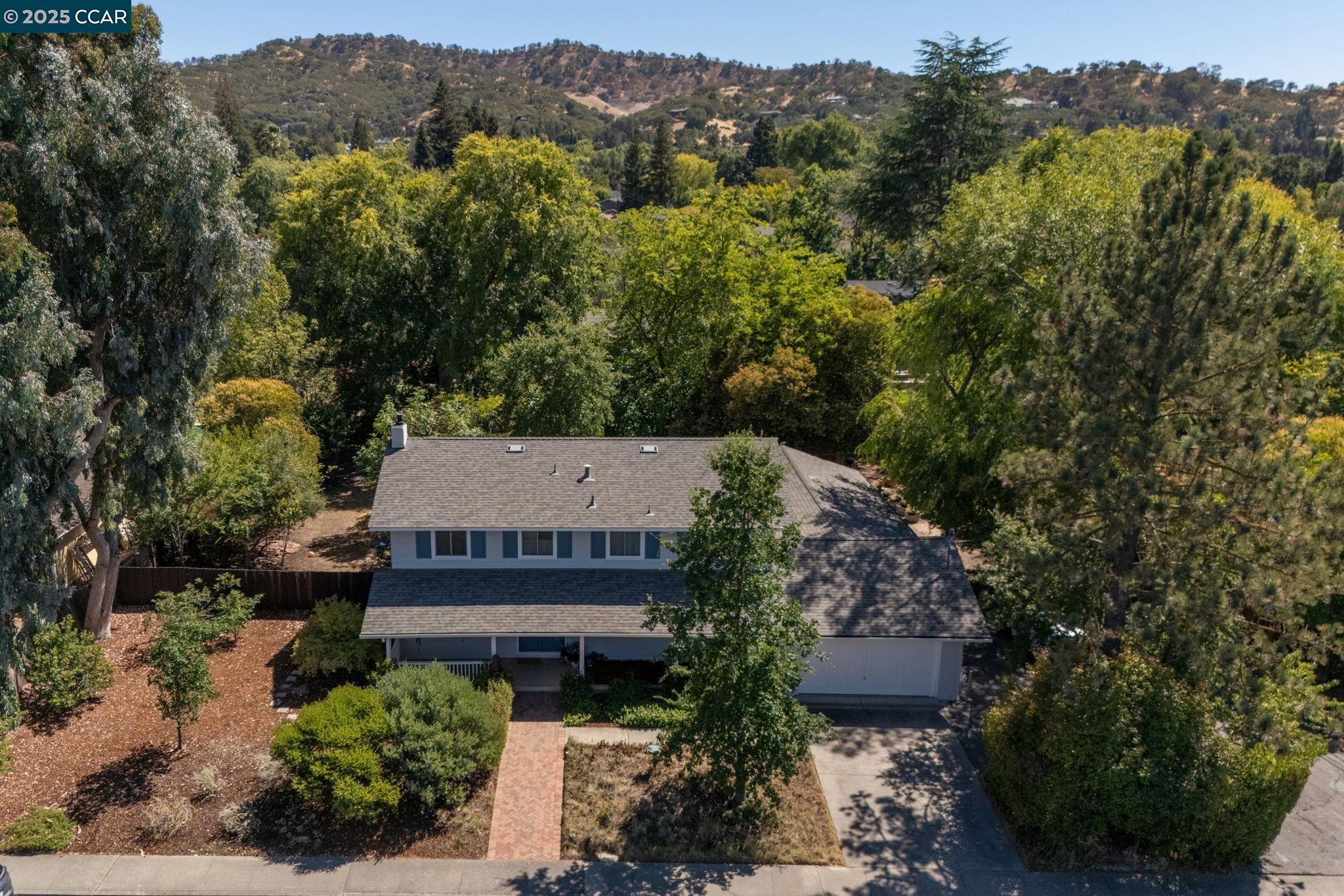 865 Walnut Ave