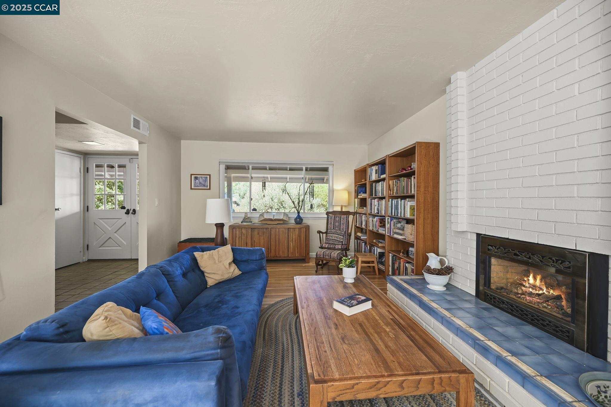 865 Walnut Ave