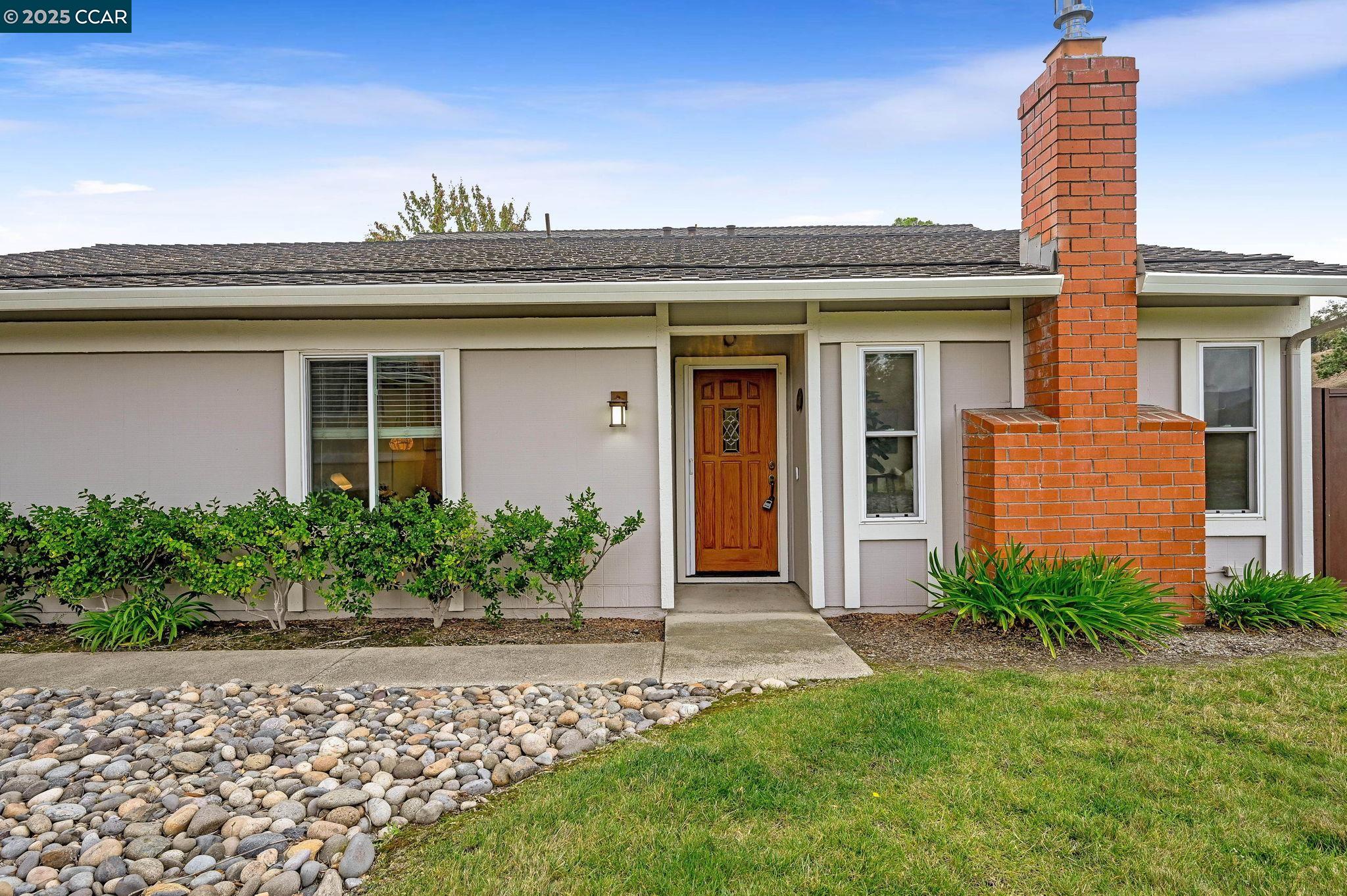 295 Kinross Dr