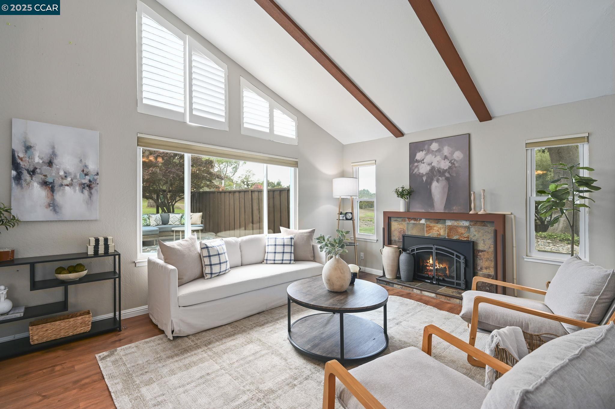 295 Kinross Dr