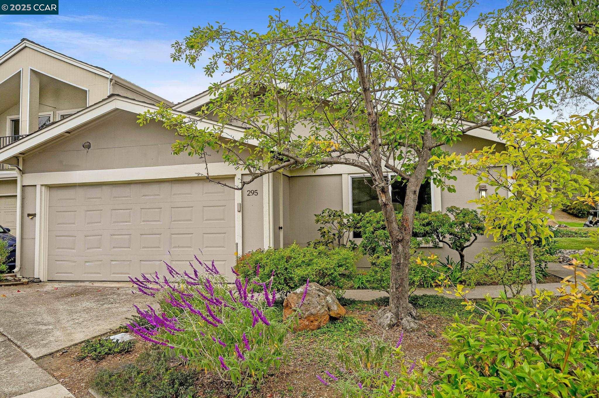 295 Kinross Dr