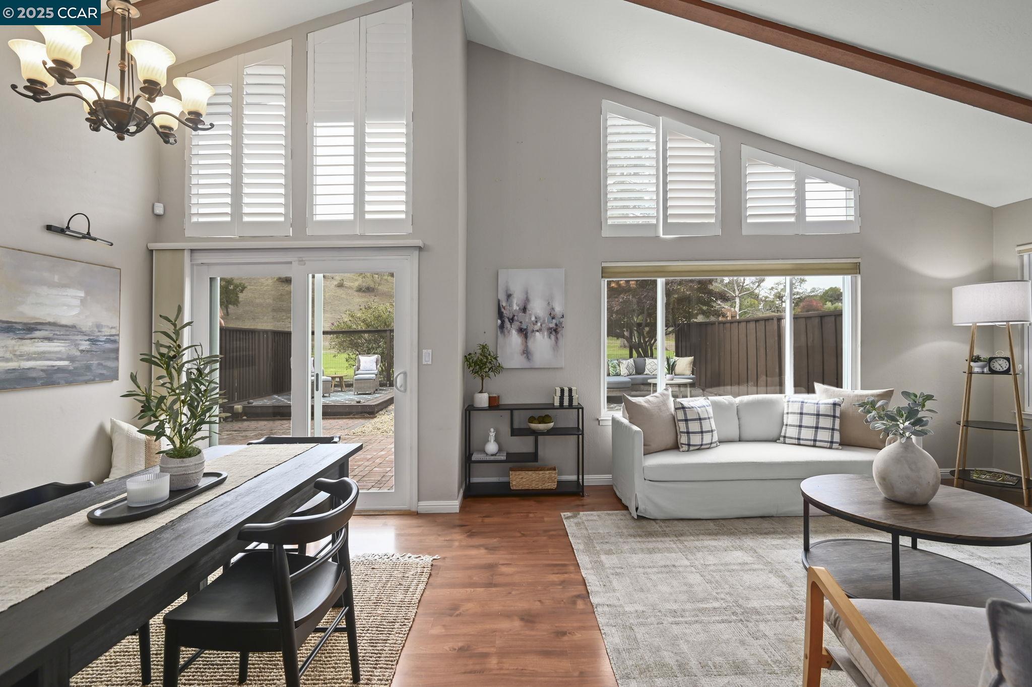295 Kinross Dr