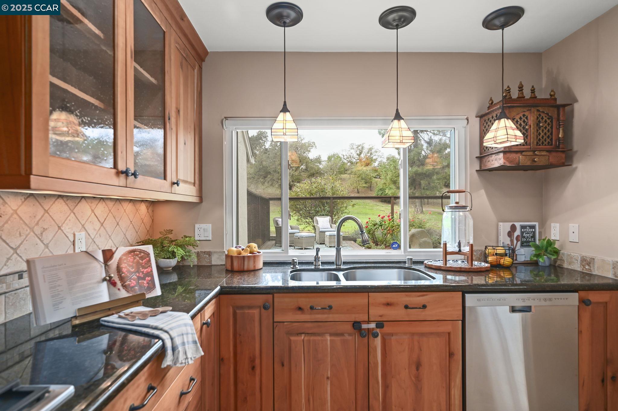 295 Kinross Dr