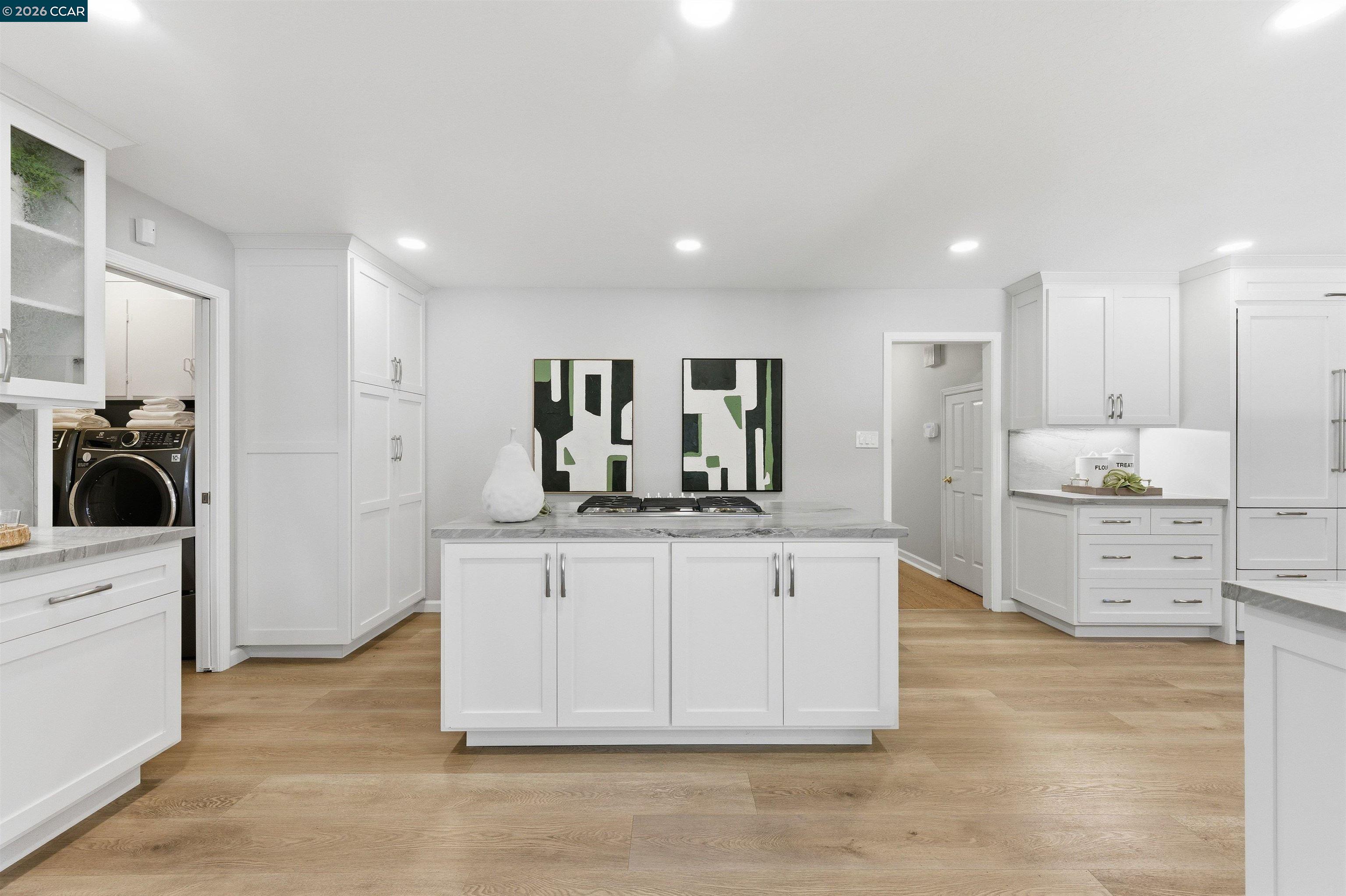 2933 Madeira Way