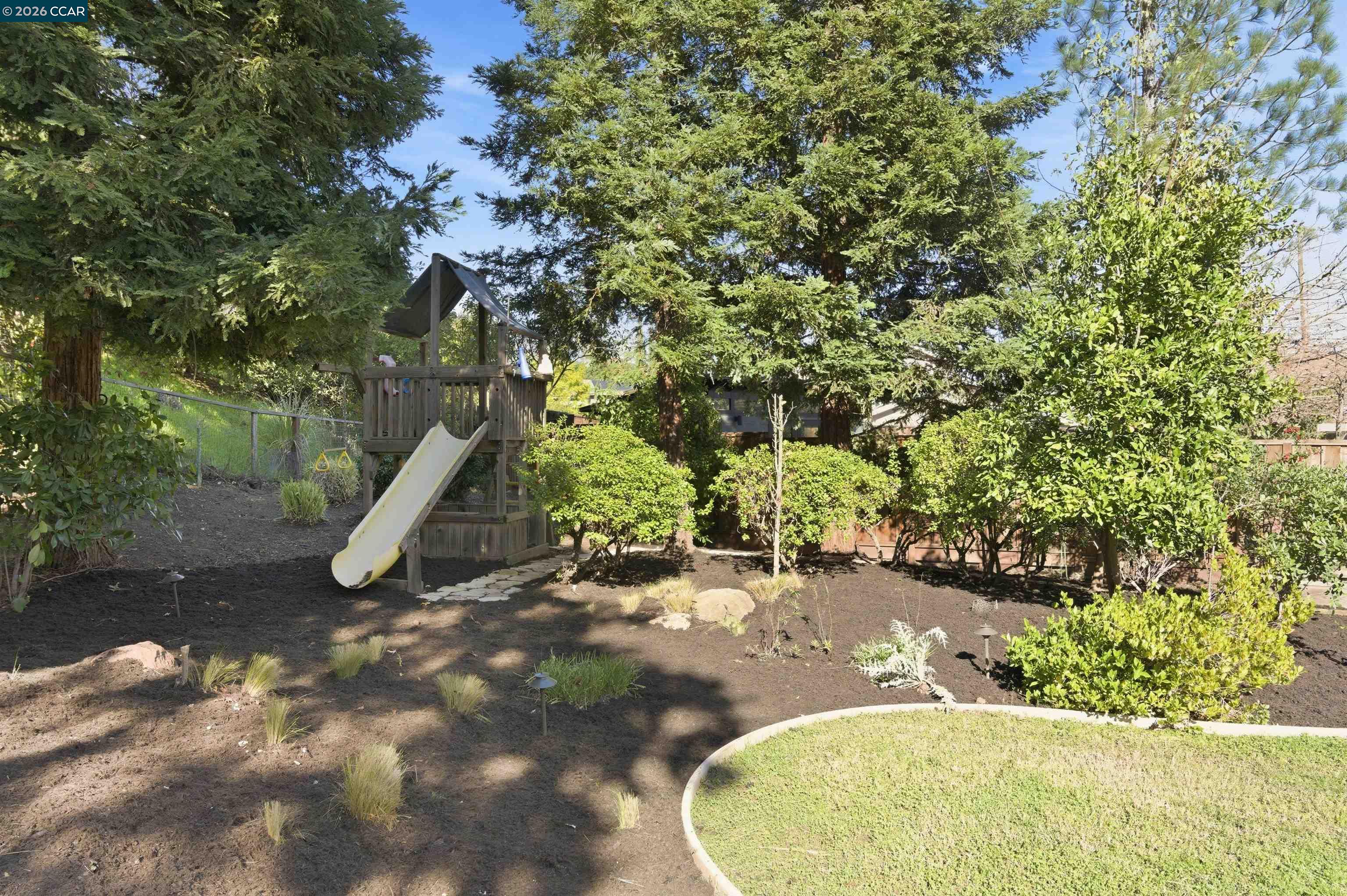 2933 Madeira Way