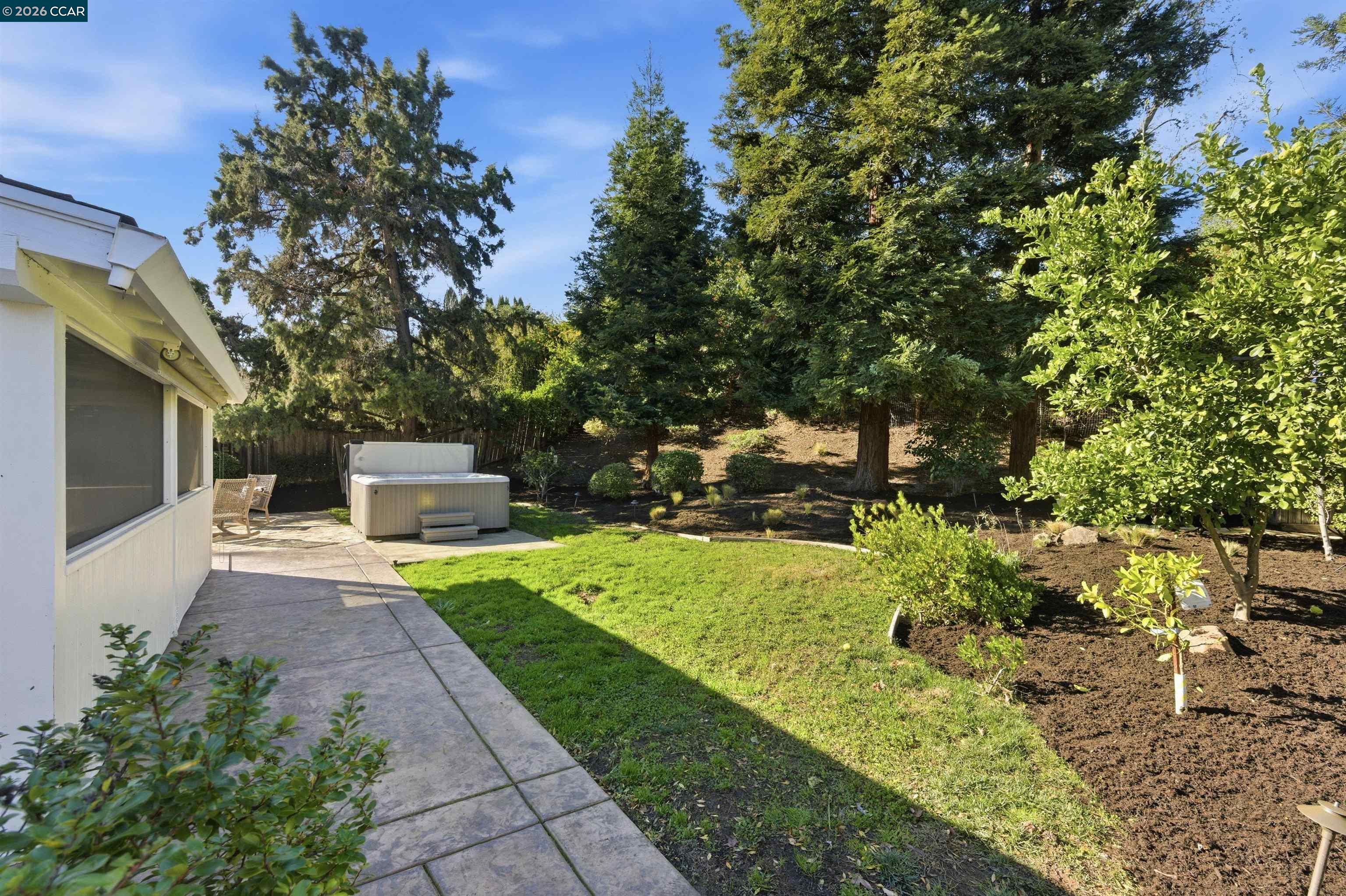 2933 Madeira Way