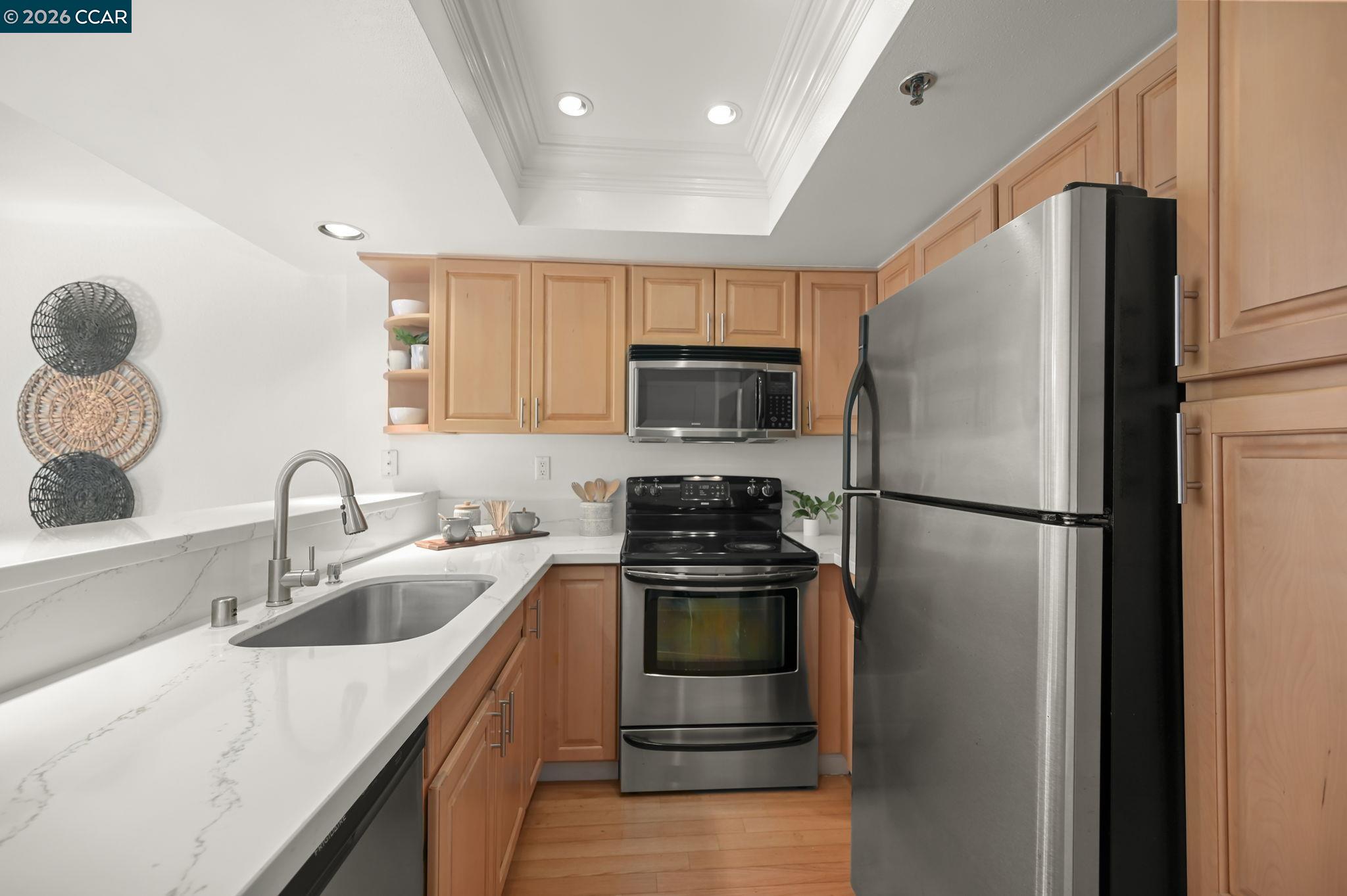 2550 Oak Rd. # 108