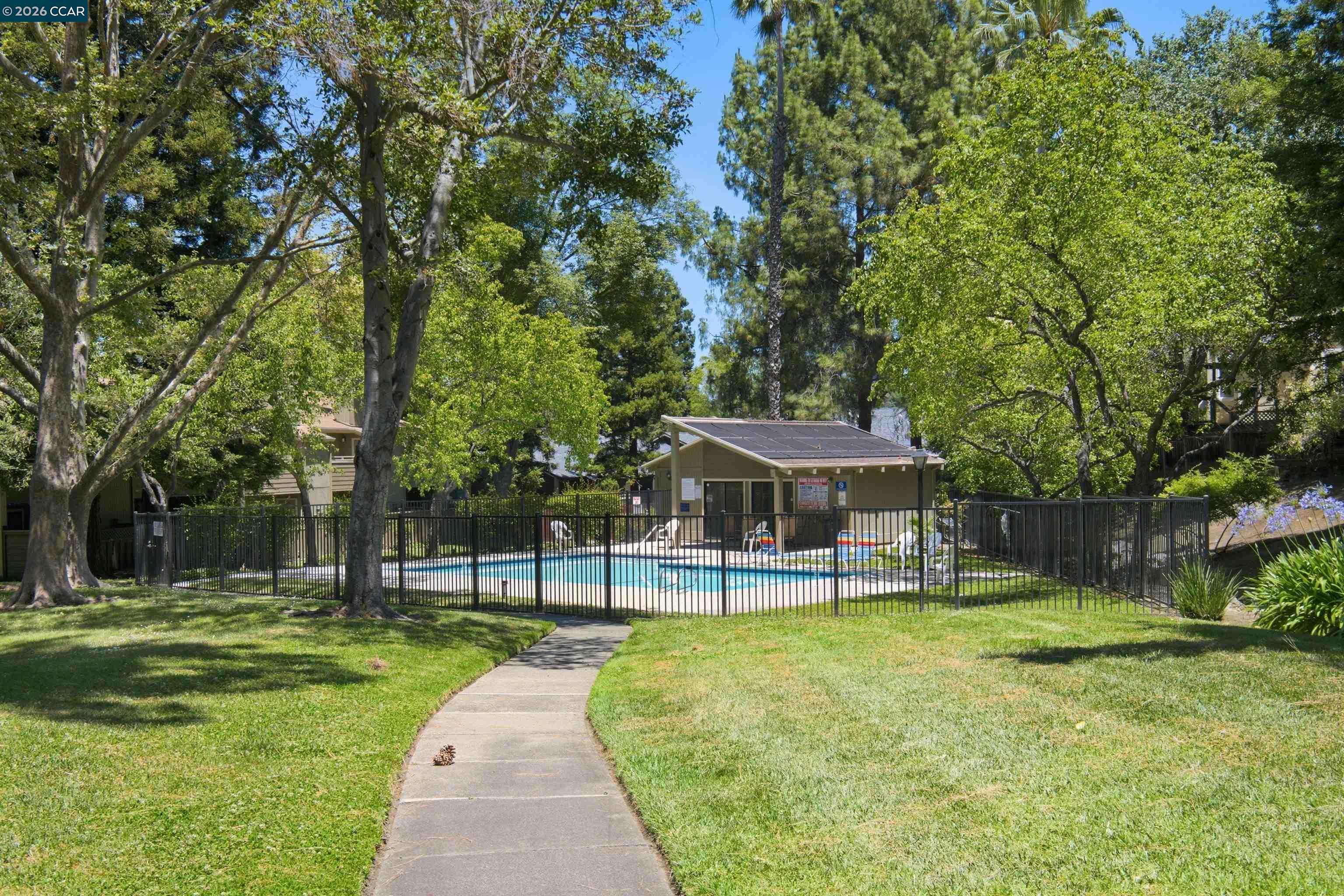 458 Eastgate Ln