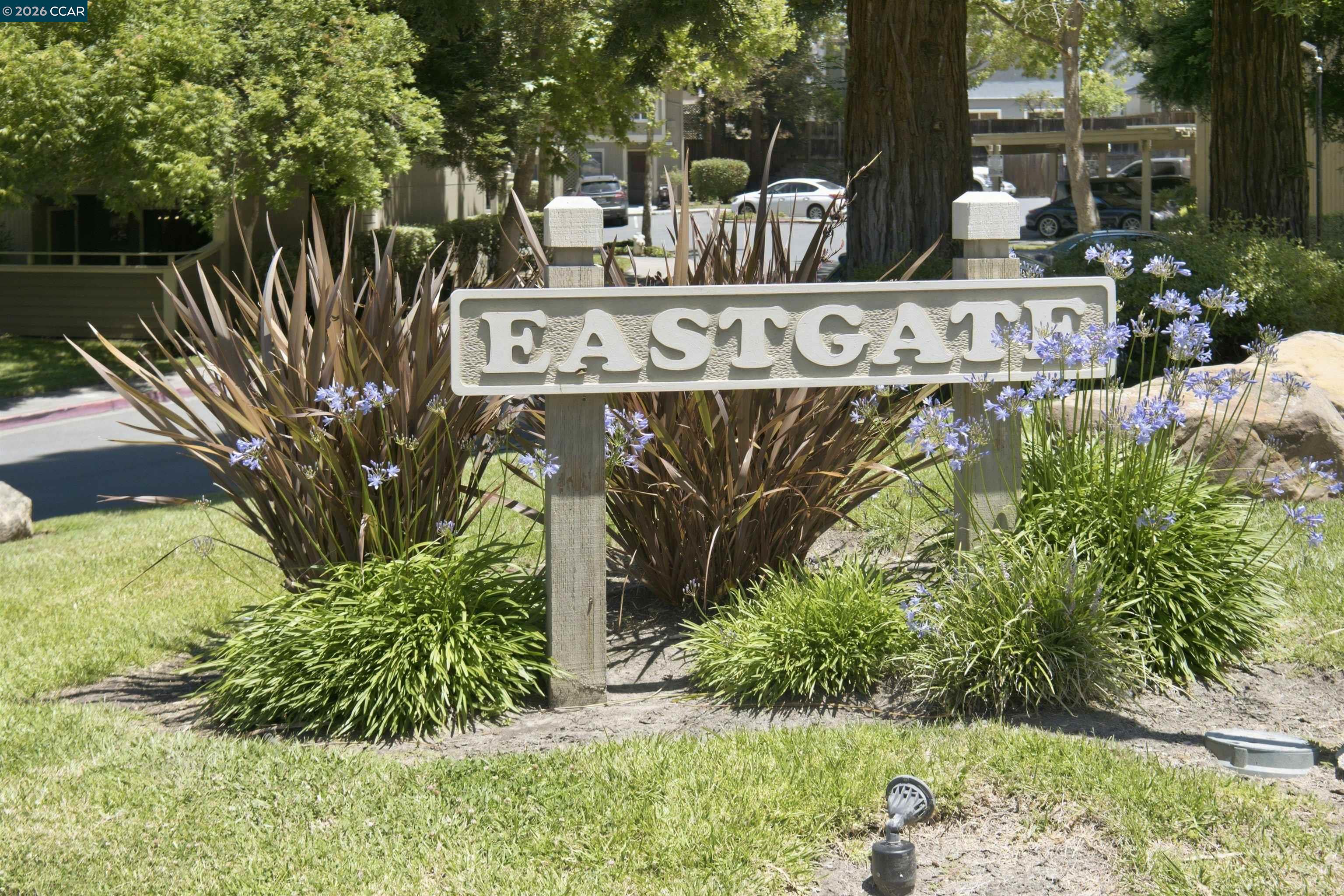 458 Eastgate Ln