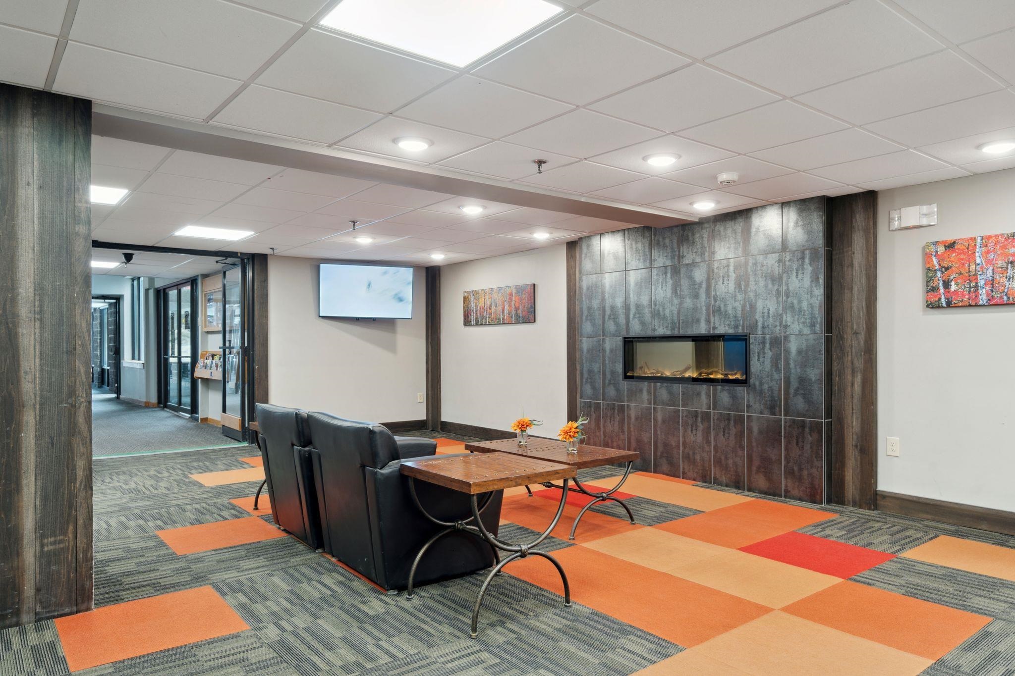 135 E Mountain Road Unit: 1A8