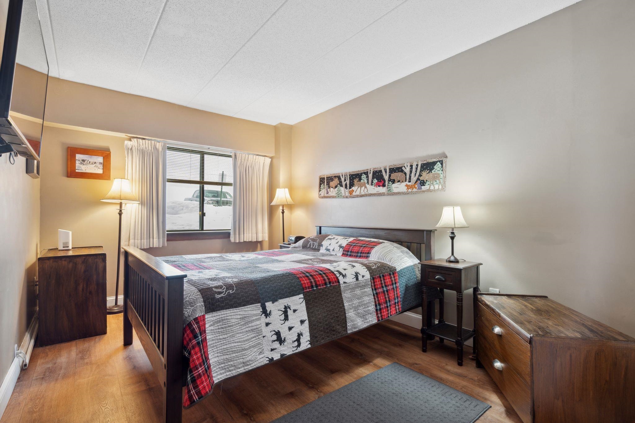 135 E Mountain Road Unit: 1A8