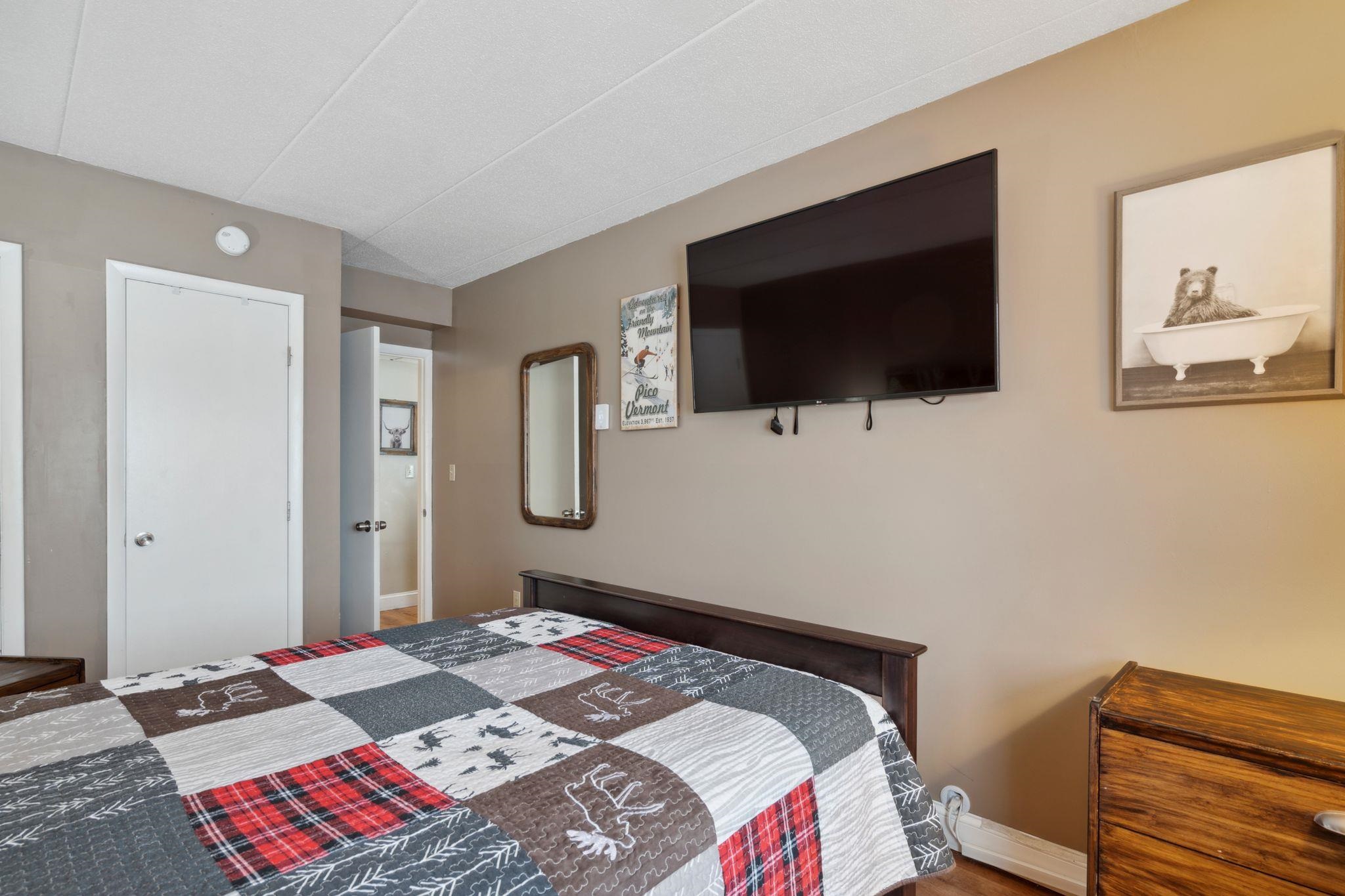 135 E Mountain Road Unit: 1A8