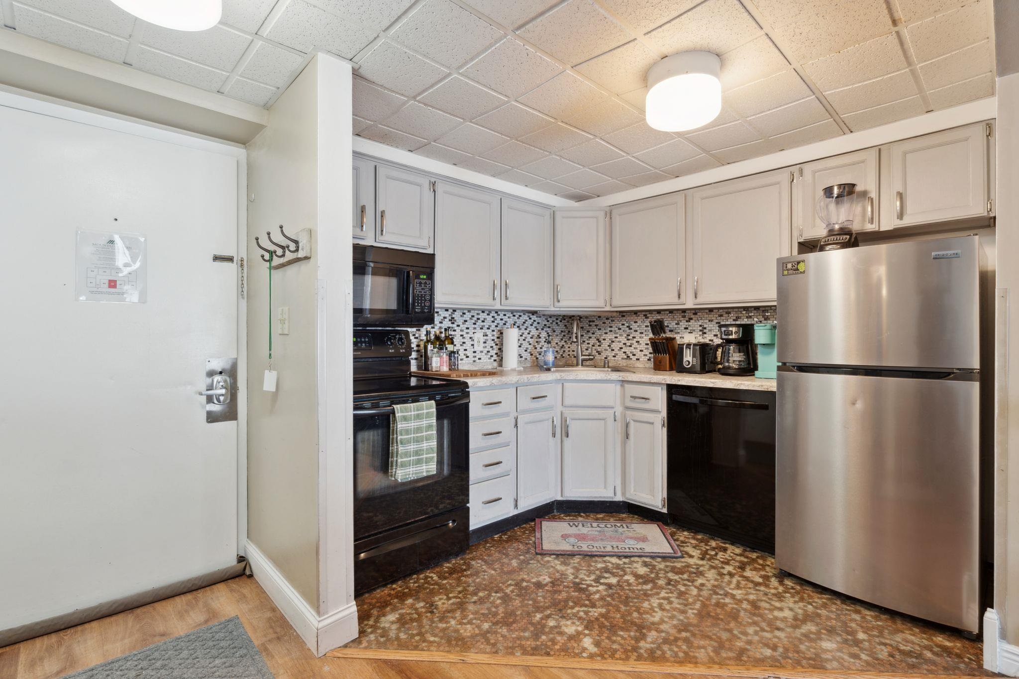 135 E Mountain Road Unit: 1A8