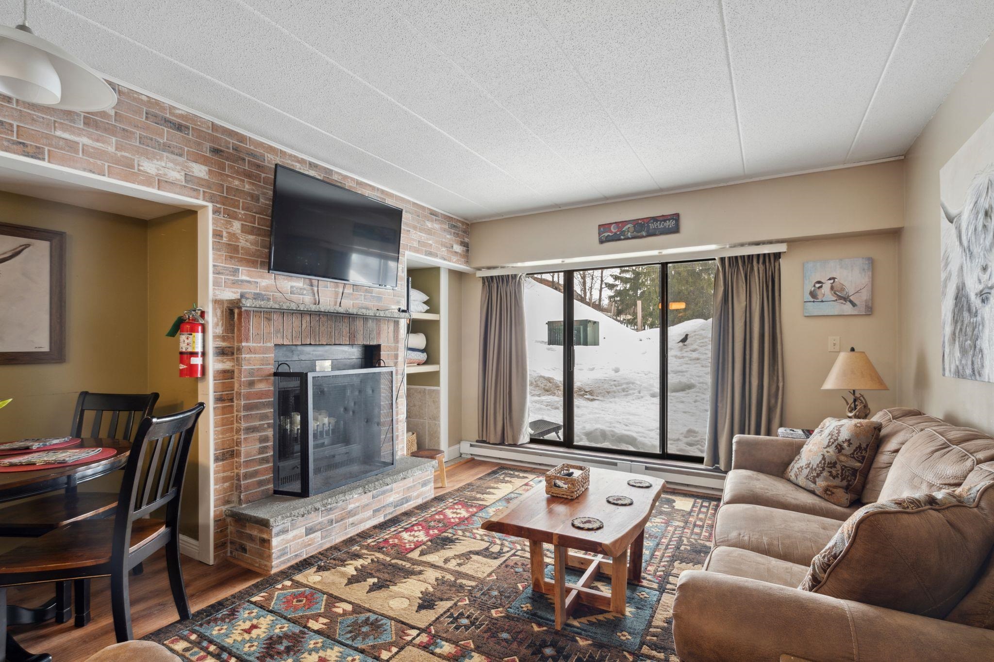 135 E Mountain Road Unit: 1A8