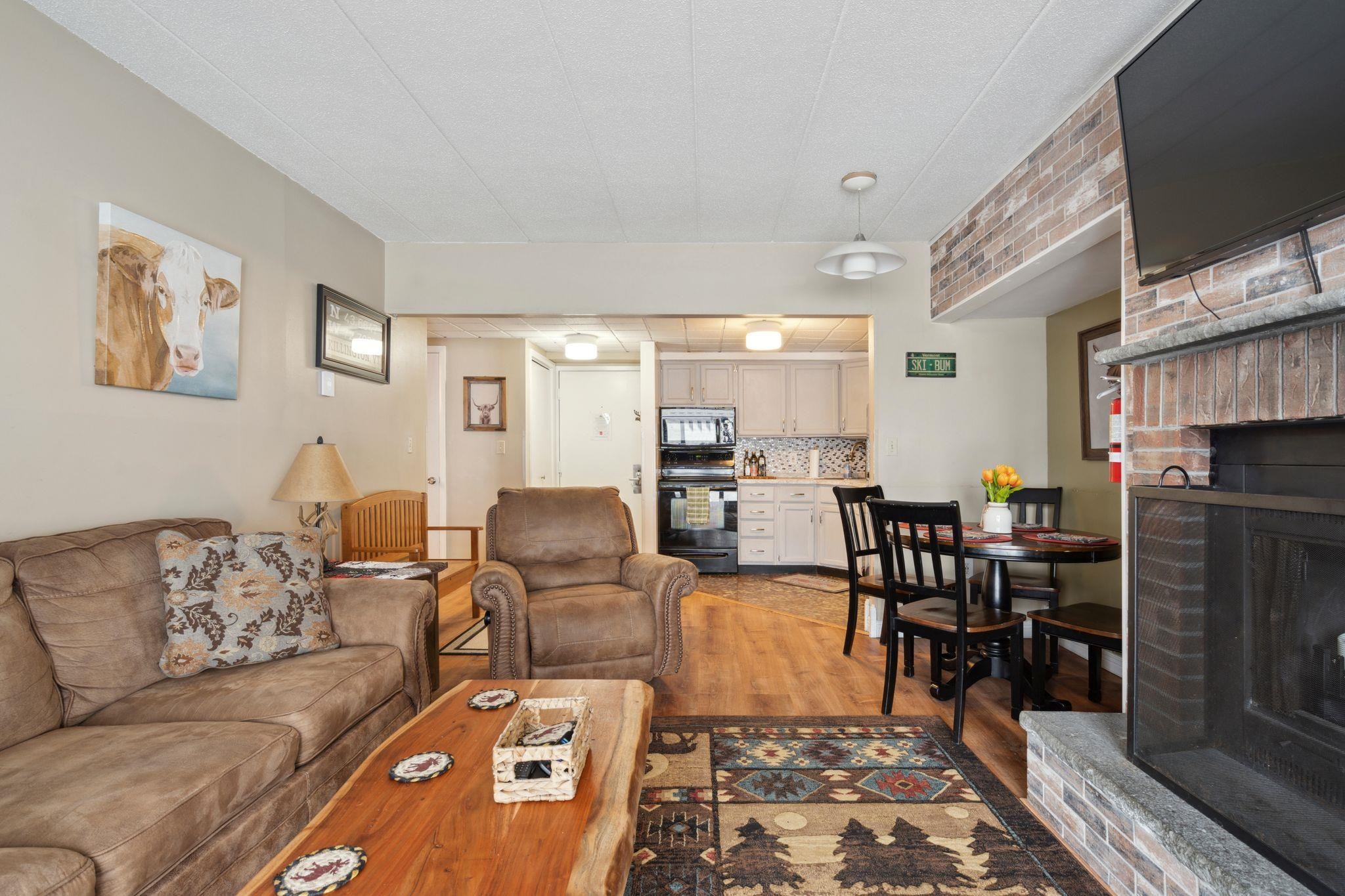 135 E Mountain Road Unit: 1A8