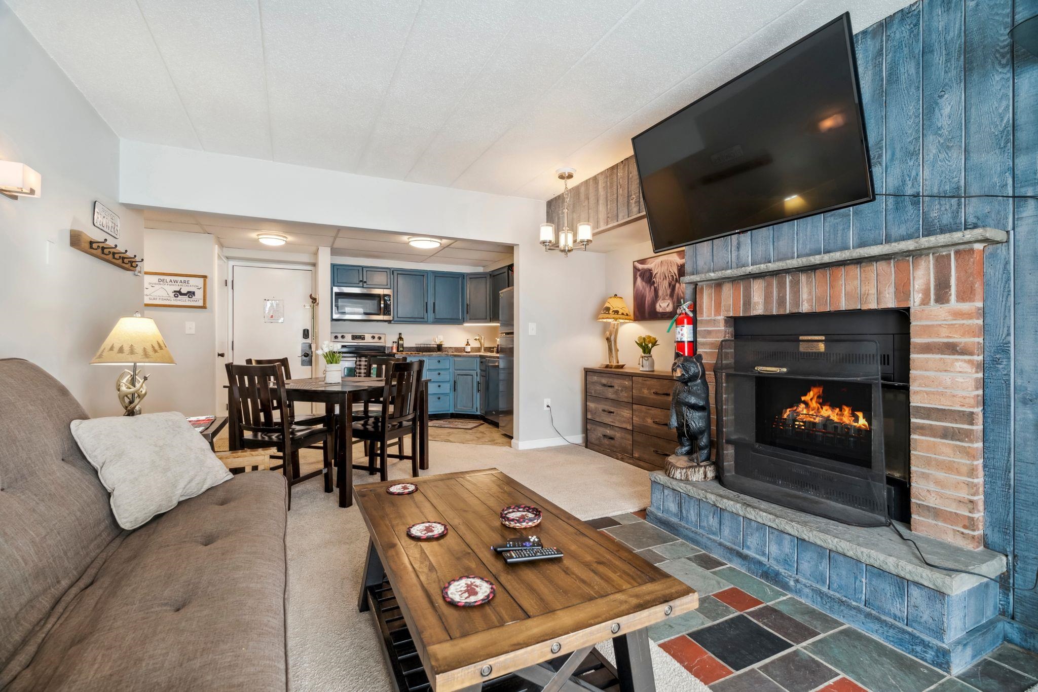 135 E Mountain Road Unit: 1A9