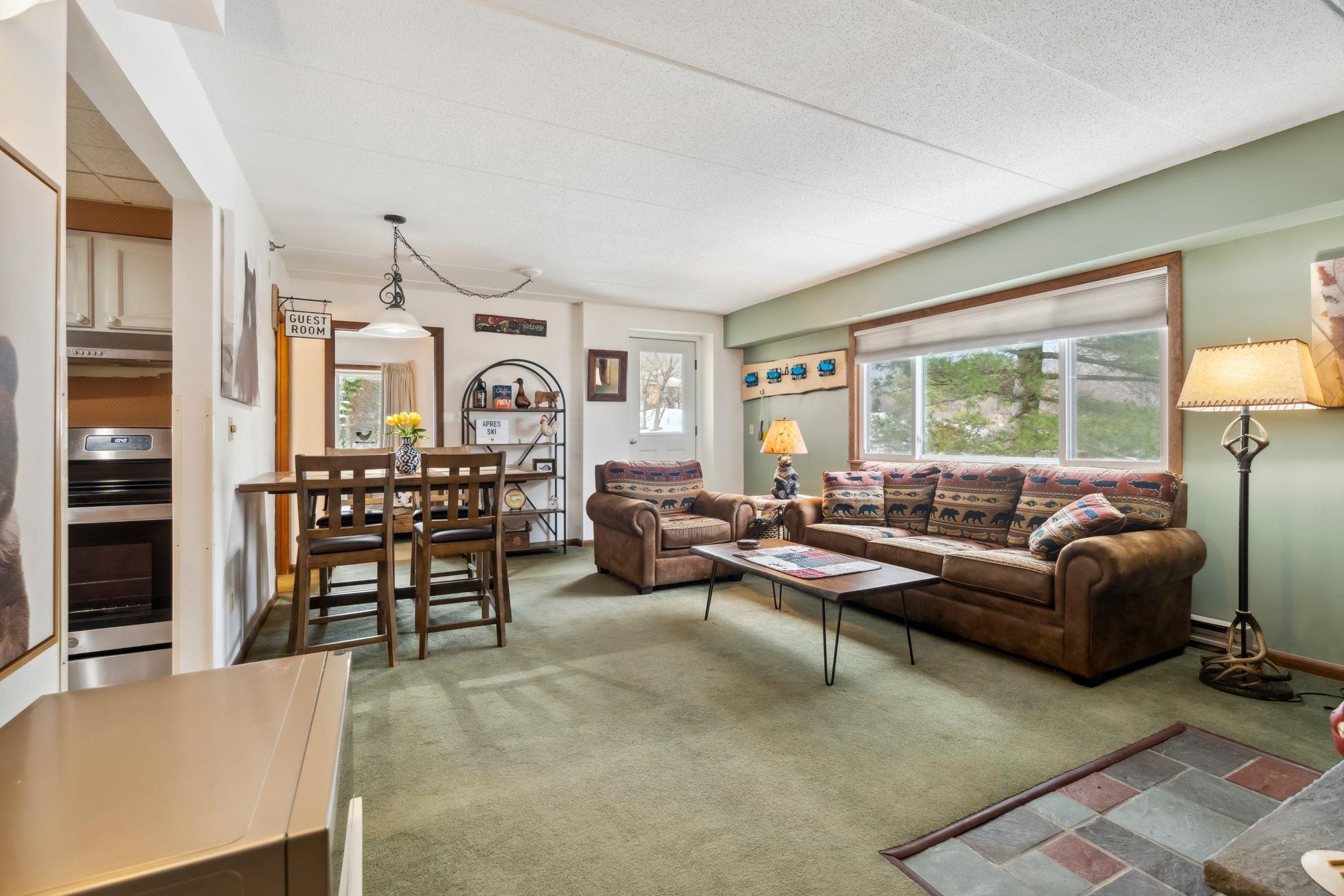 137 E Mountain Road Unit: 2D6