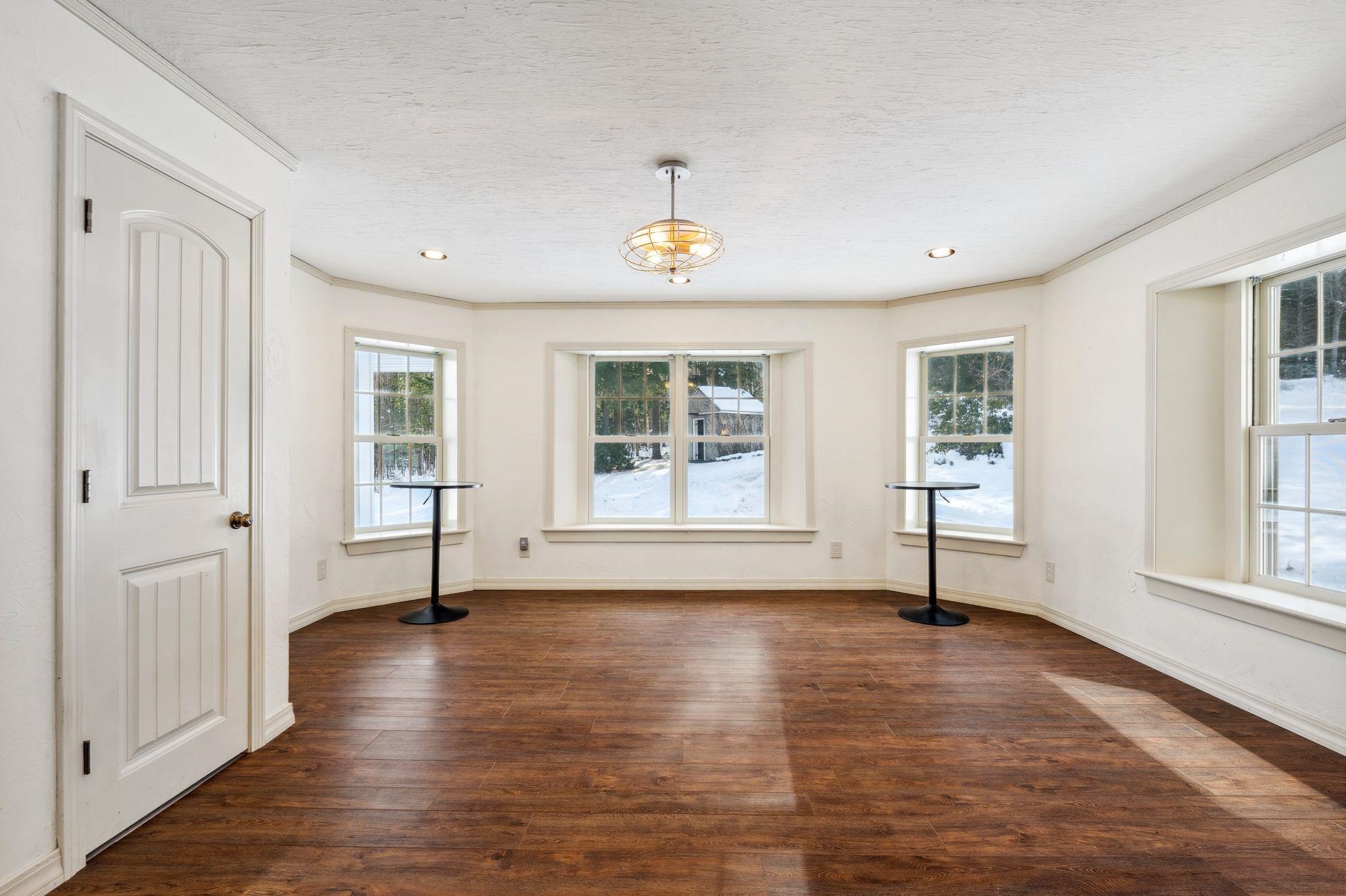 401 Center Of Town Road