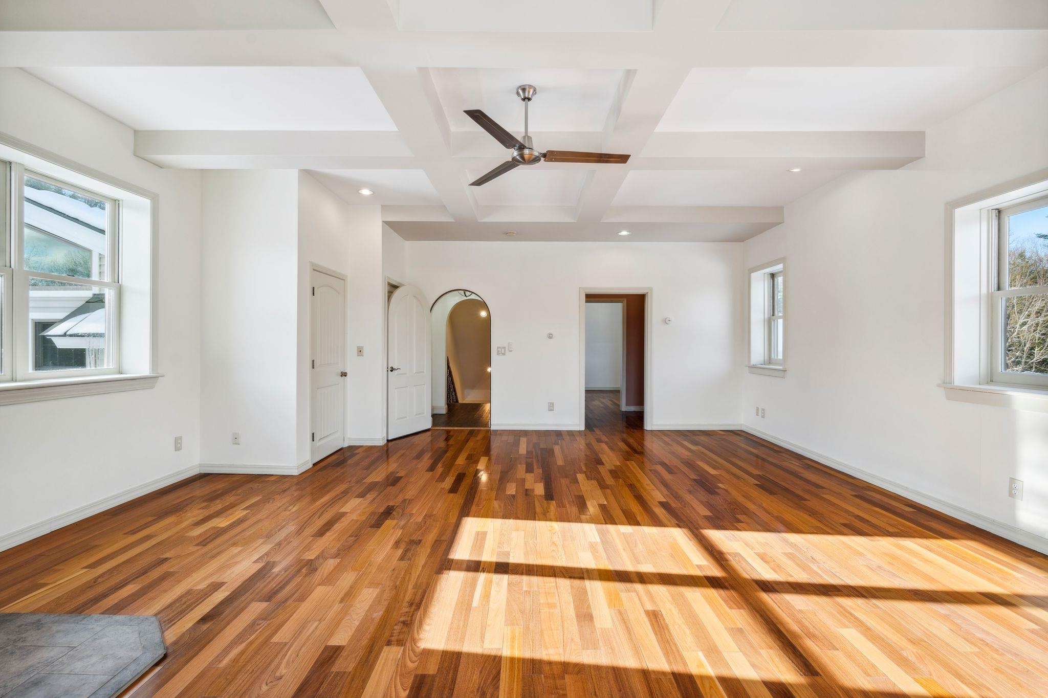 401 Center Of Town Road