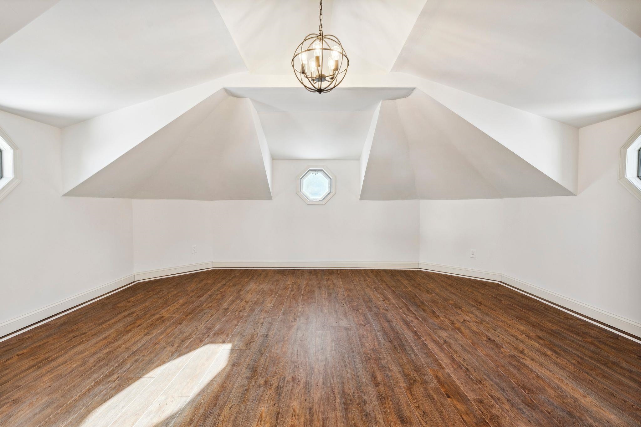 401 Center Of Town Road