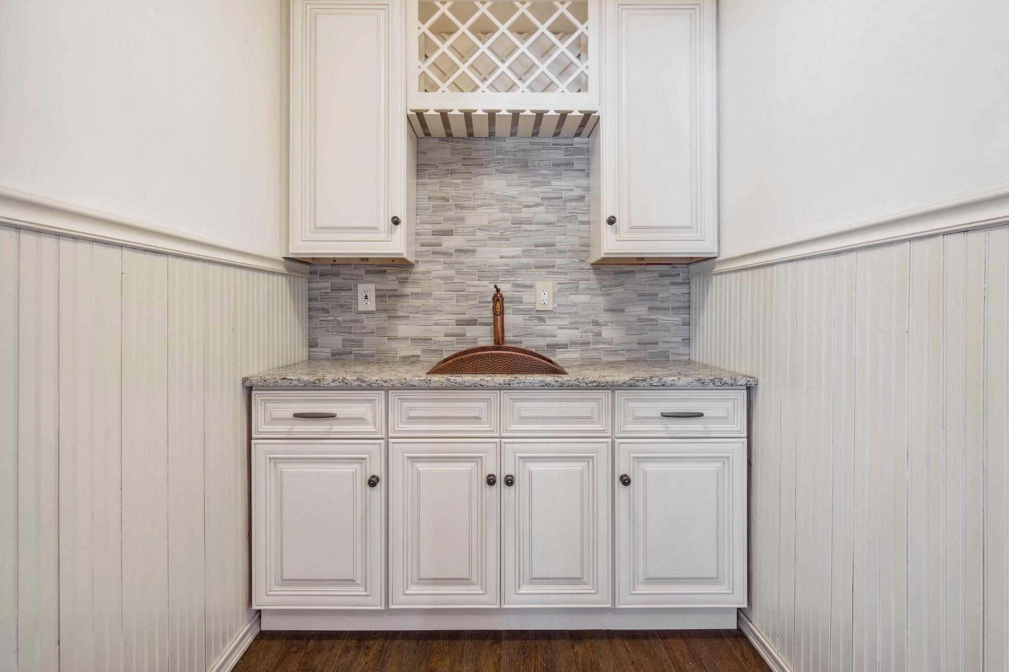 401 Center Of Town Road