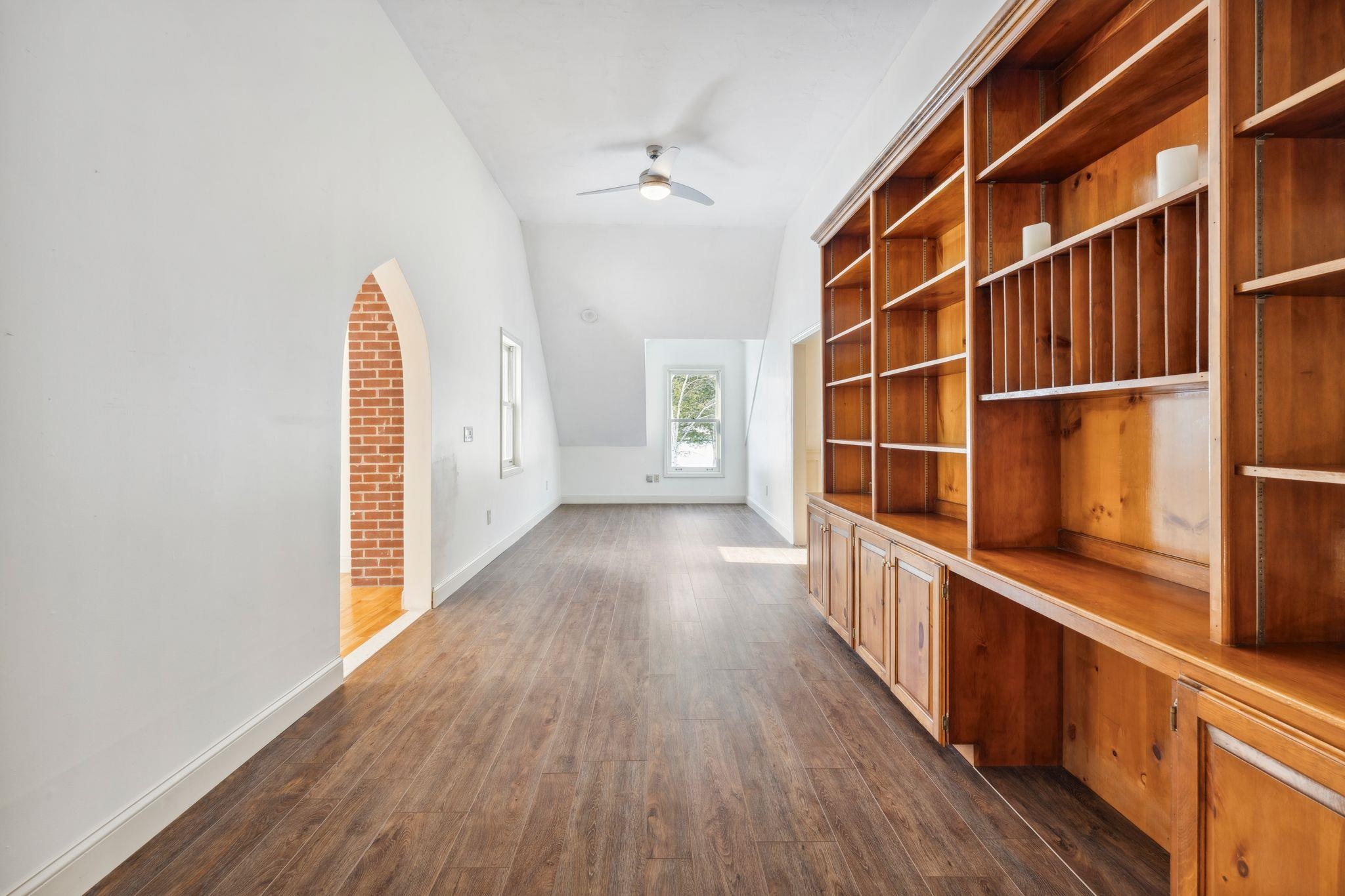 401 Center Of Town Road