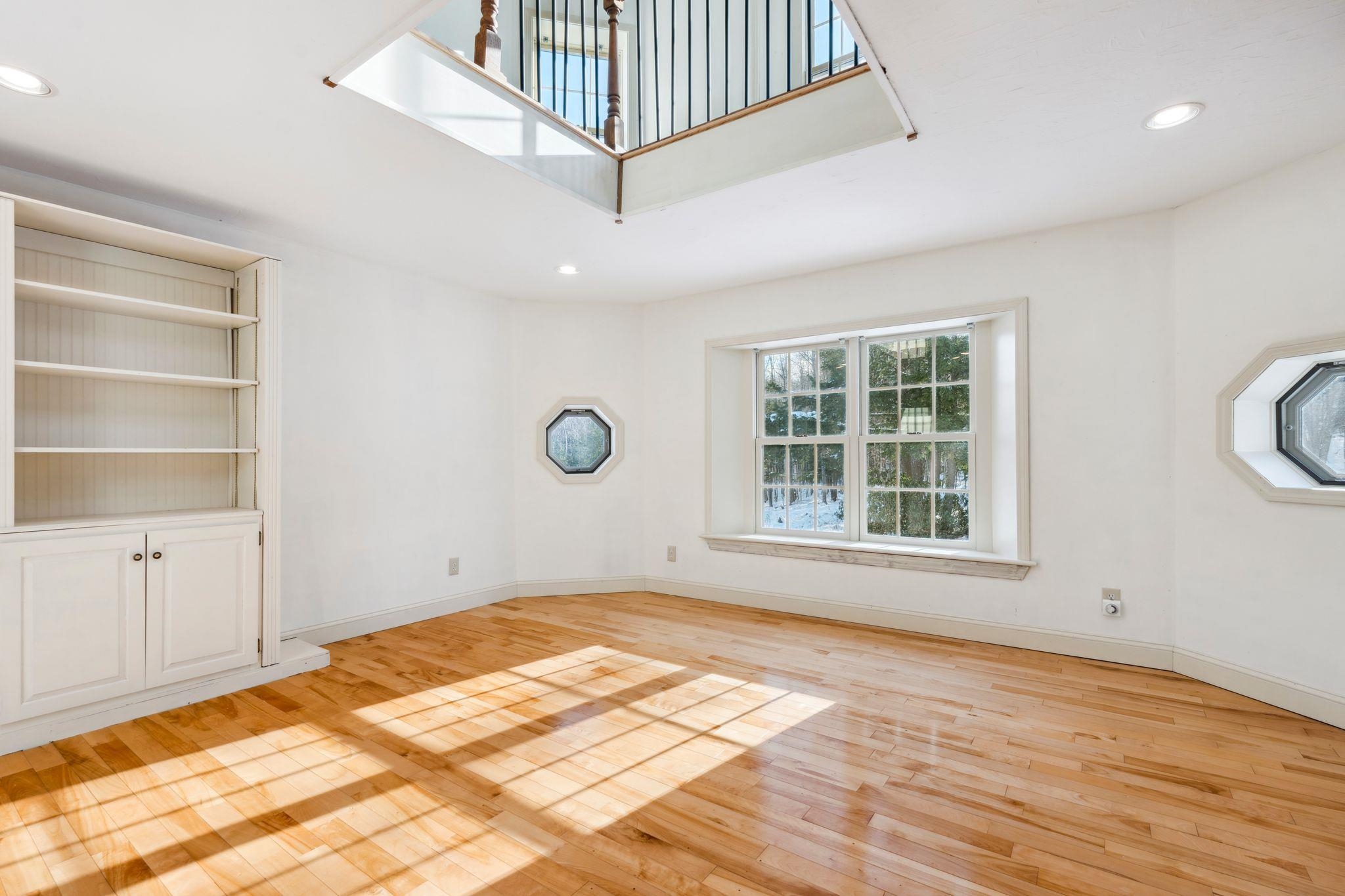 401 Center Of Town Road