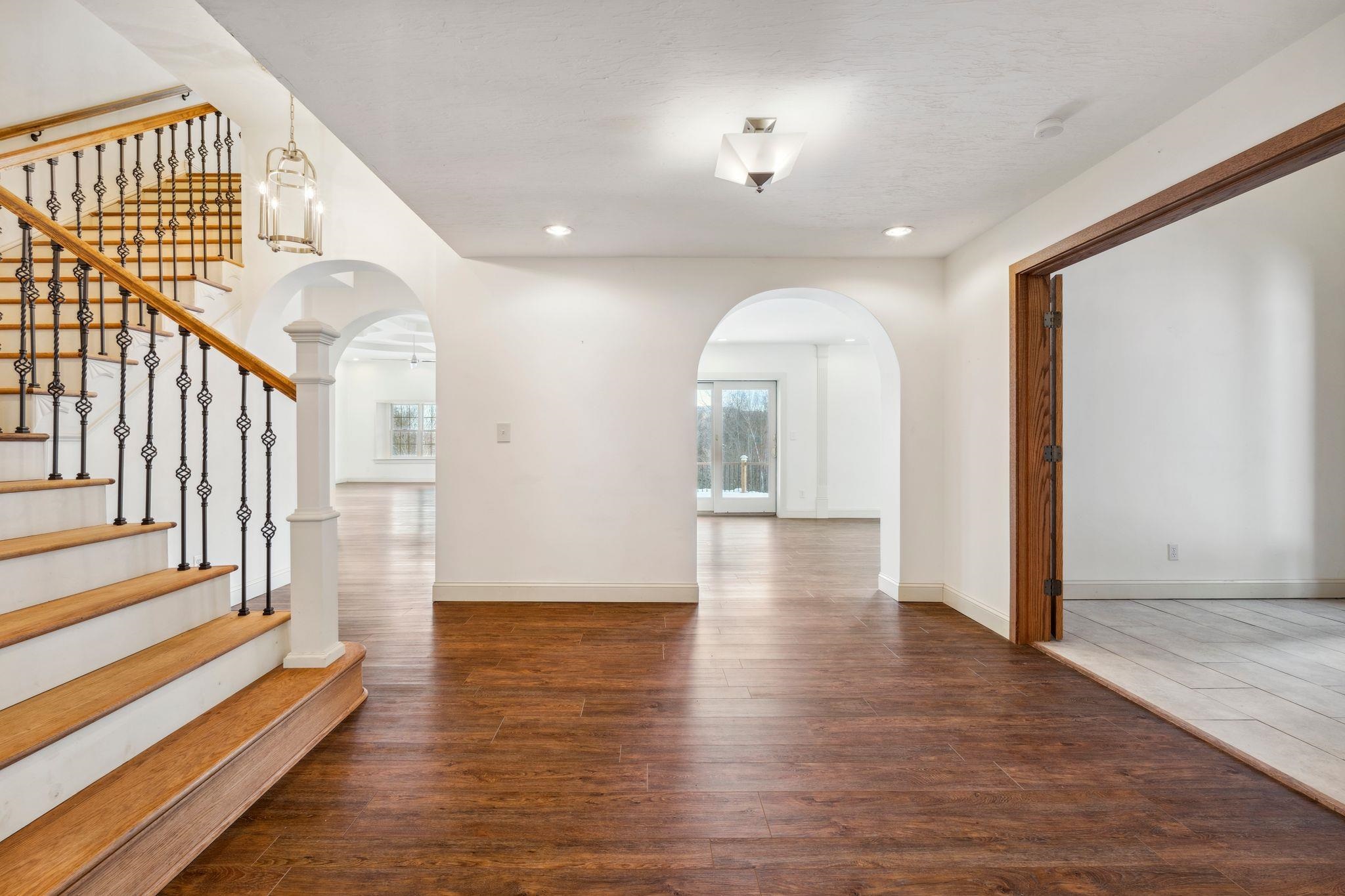 401 Center Of Town Road