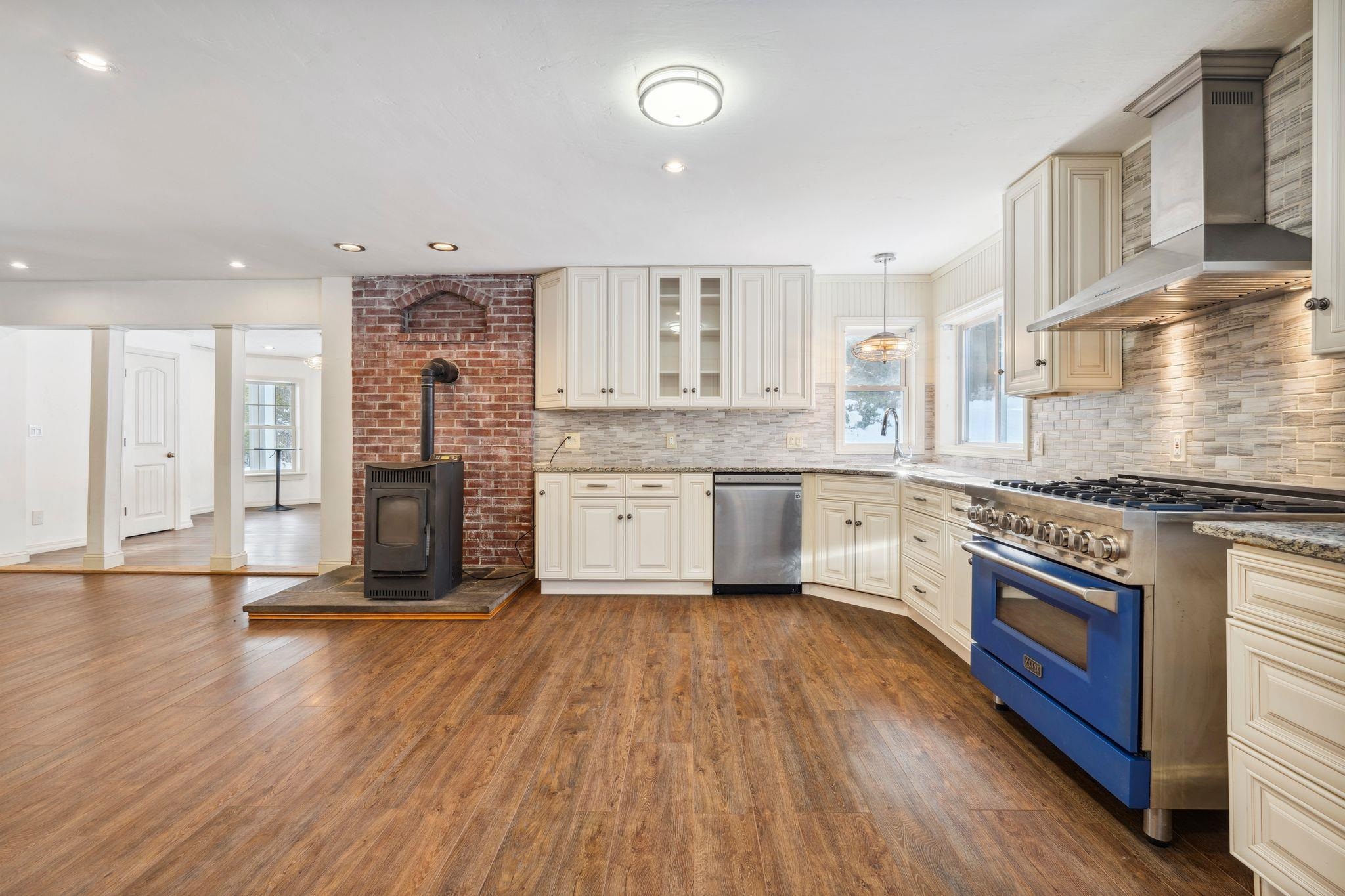 401 Center Of Town Road