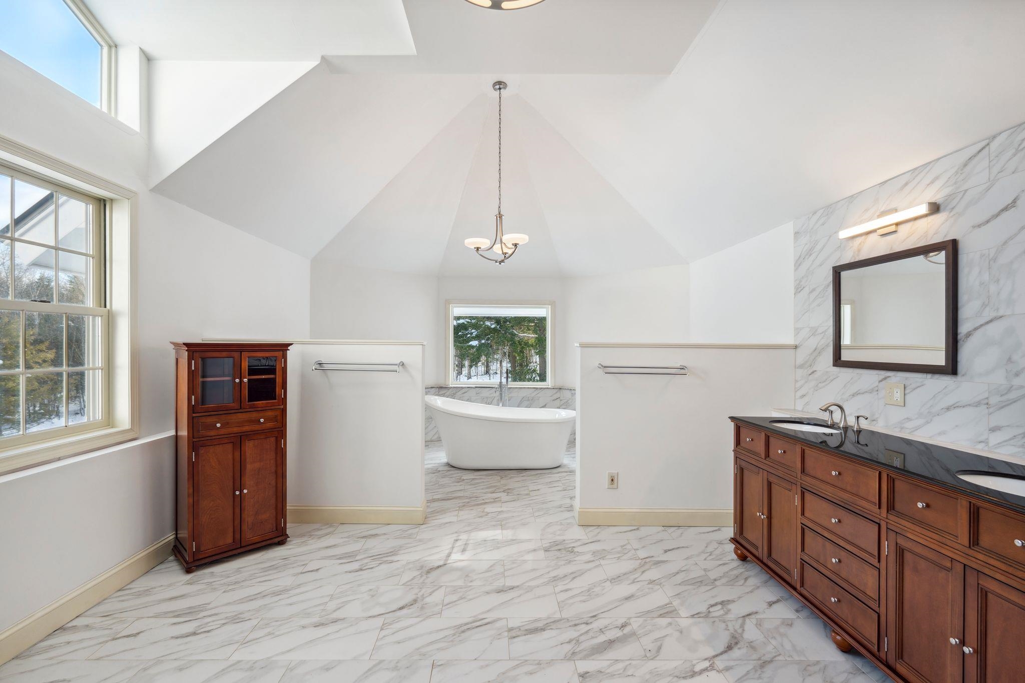 401 Center Of Town Road