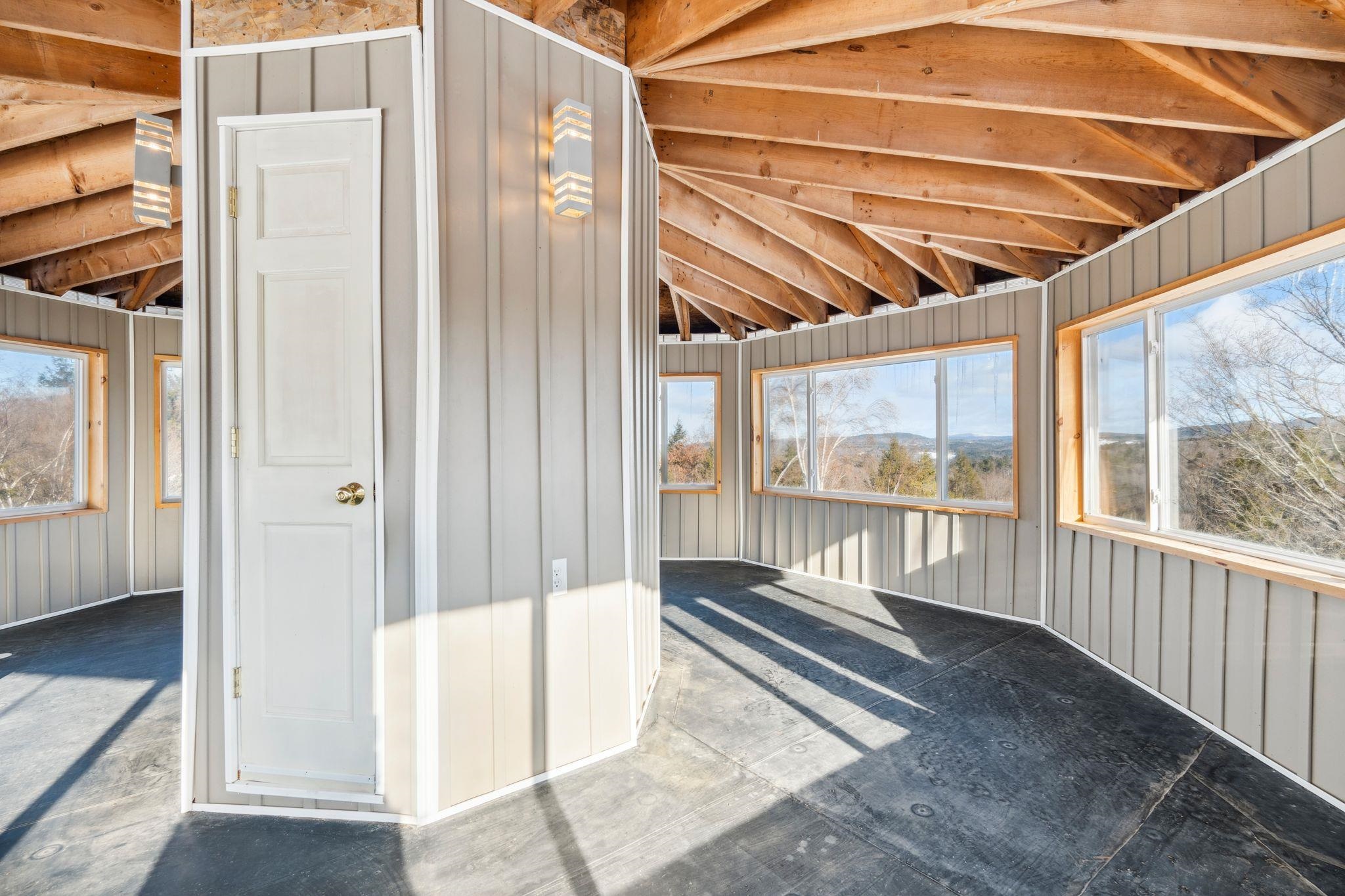 401 Center Of Town Road