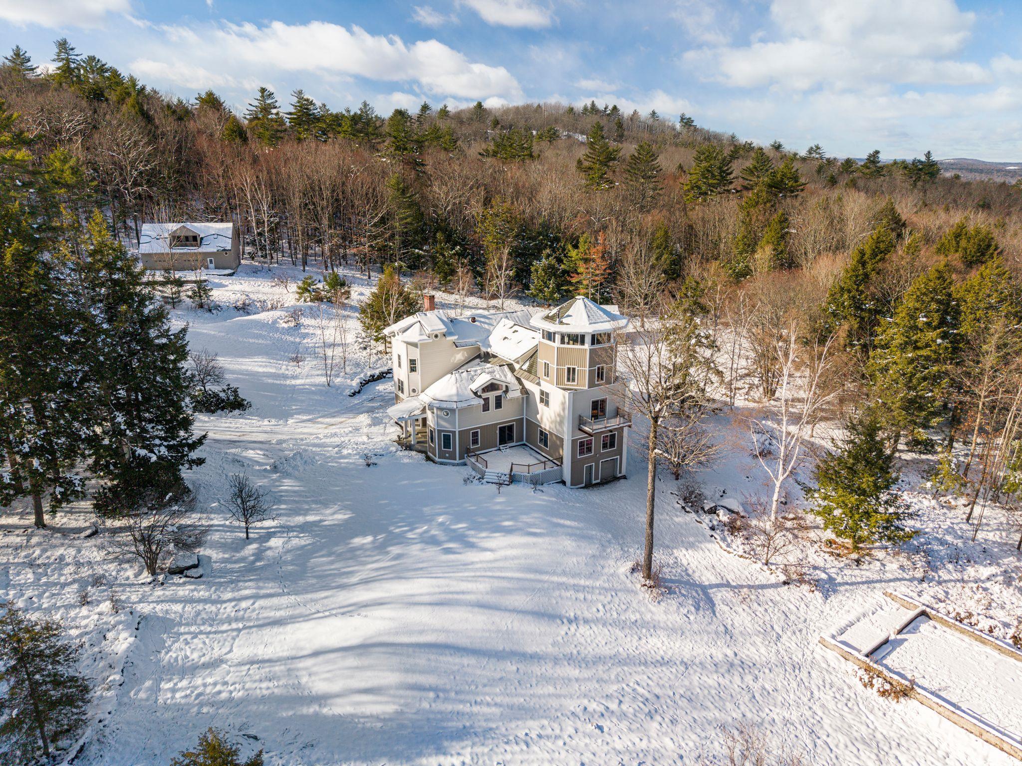 401 Center Of Town Road