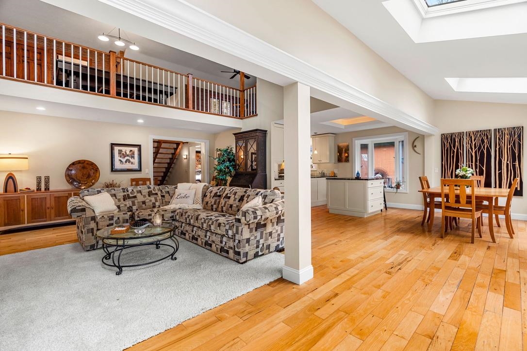 303 Road Round The Lake