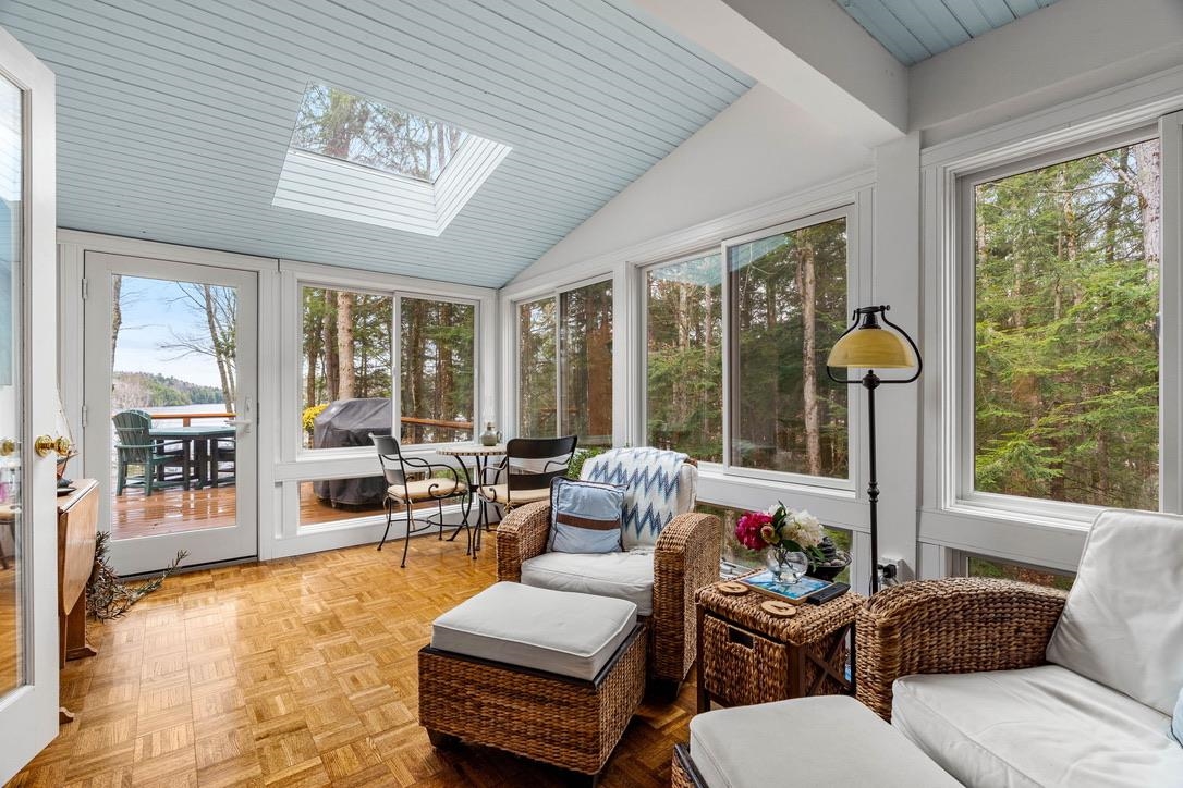 303 Road Round The Lake