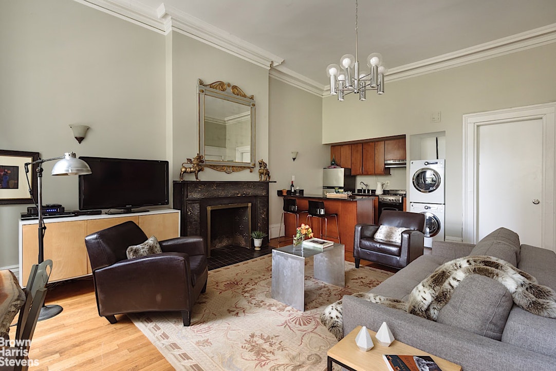 13 E 9TH Street 3F