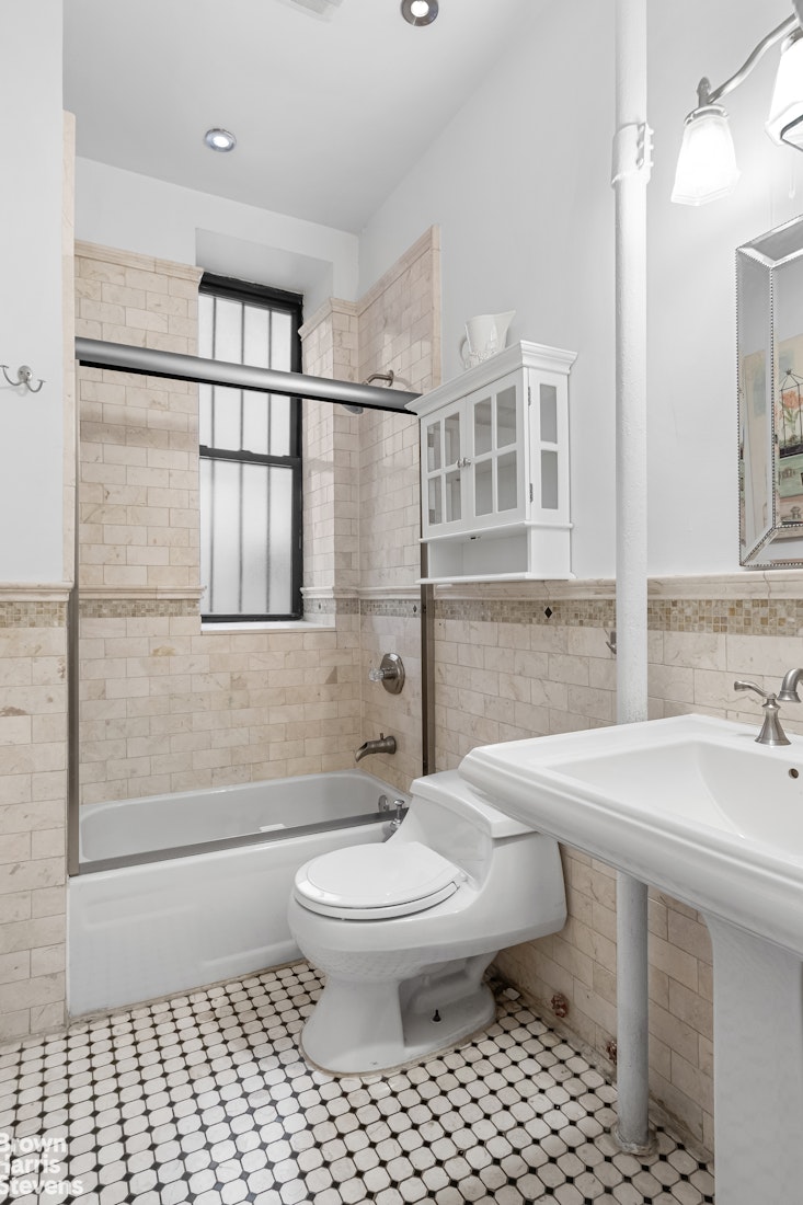 229 W 97TH Street 6E
