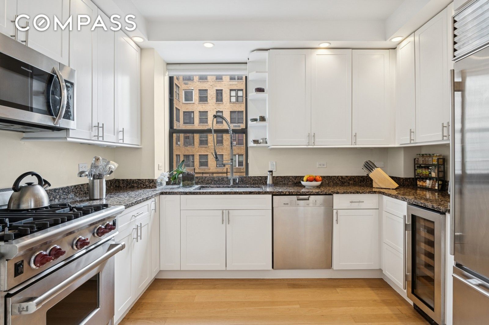 514 W End Avenue 8/9A