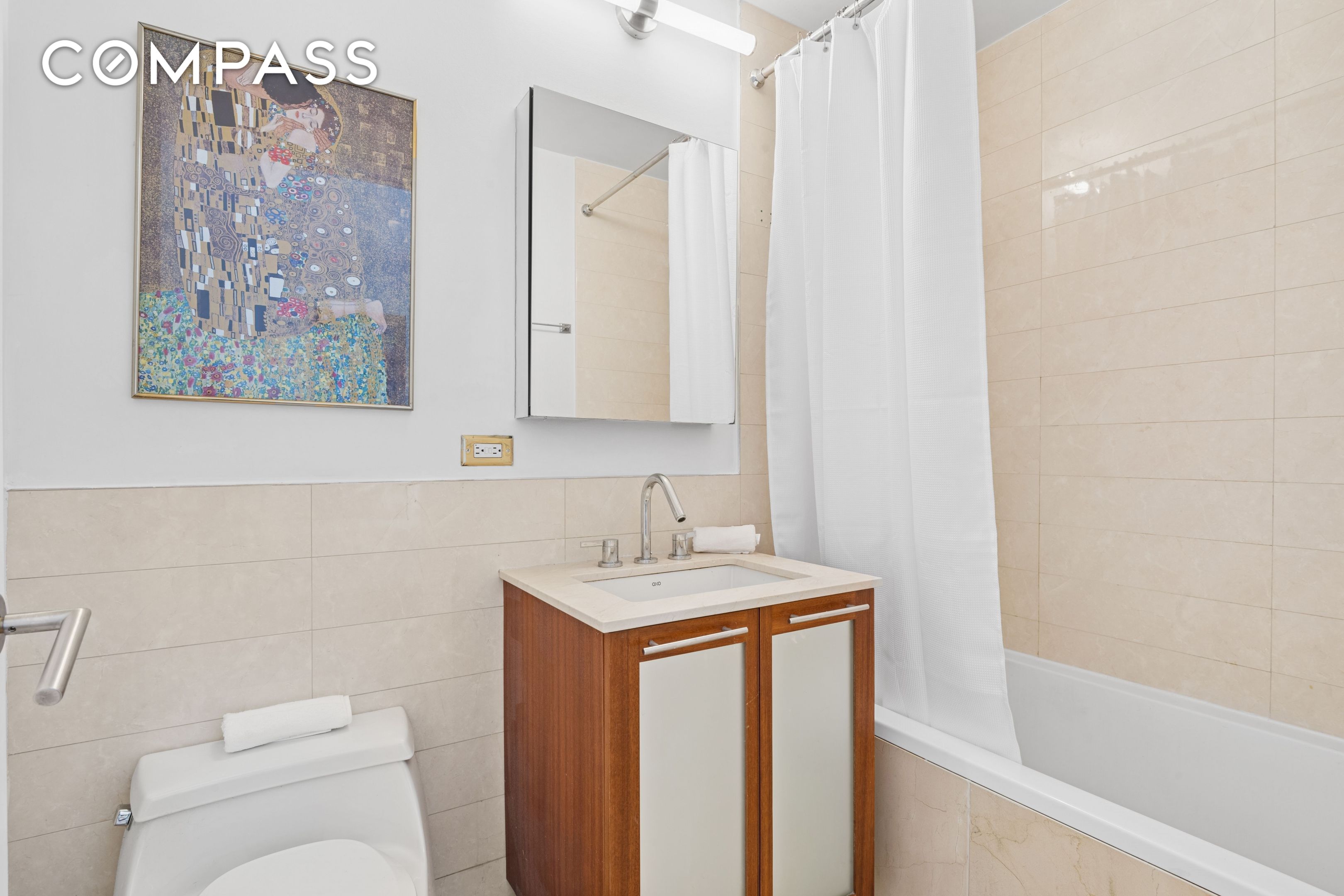 3585 Greystone Avenue 3E