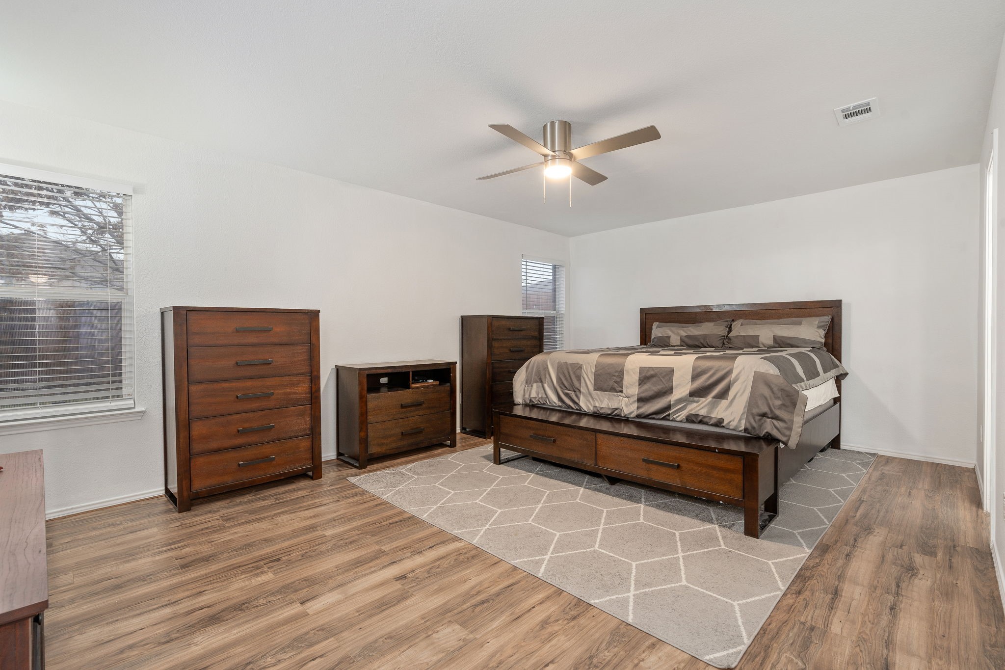 1617 Dragonback Pass