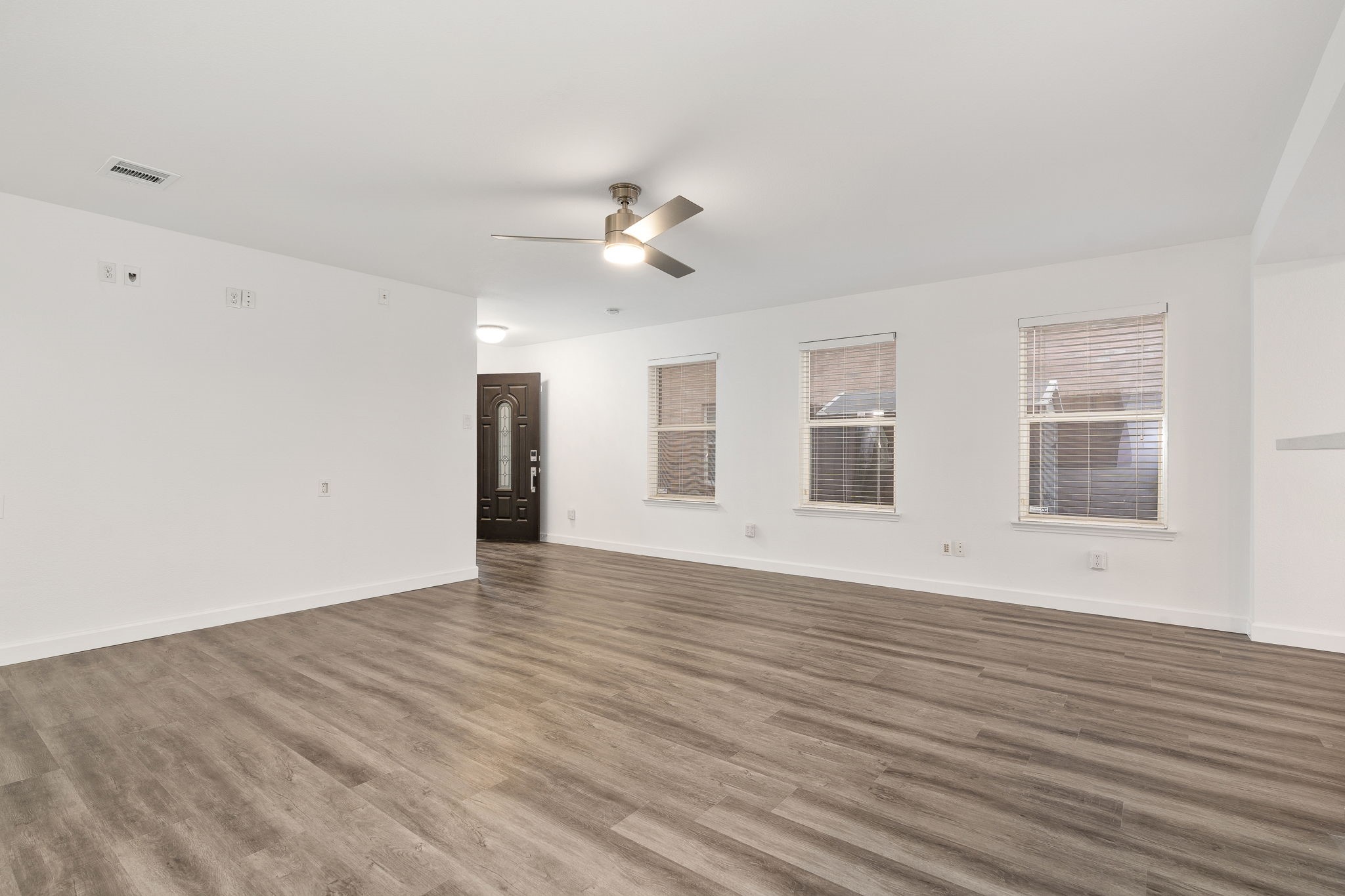 1617 Dragonback Pass