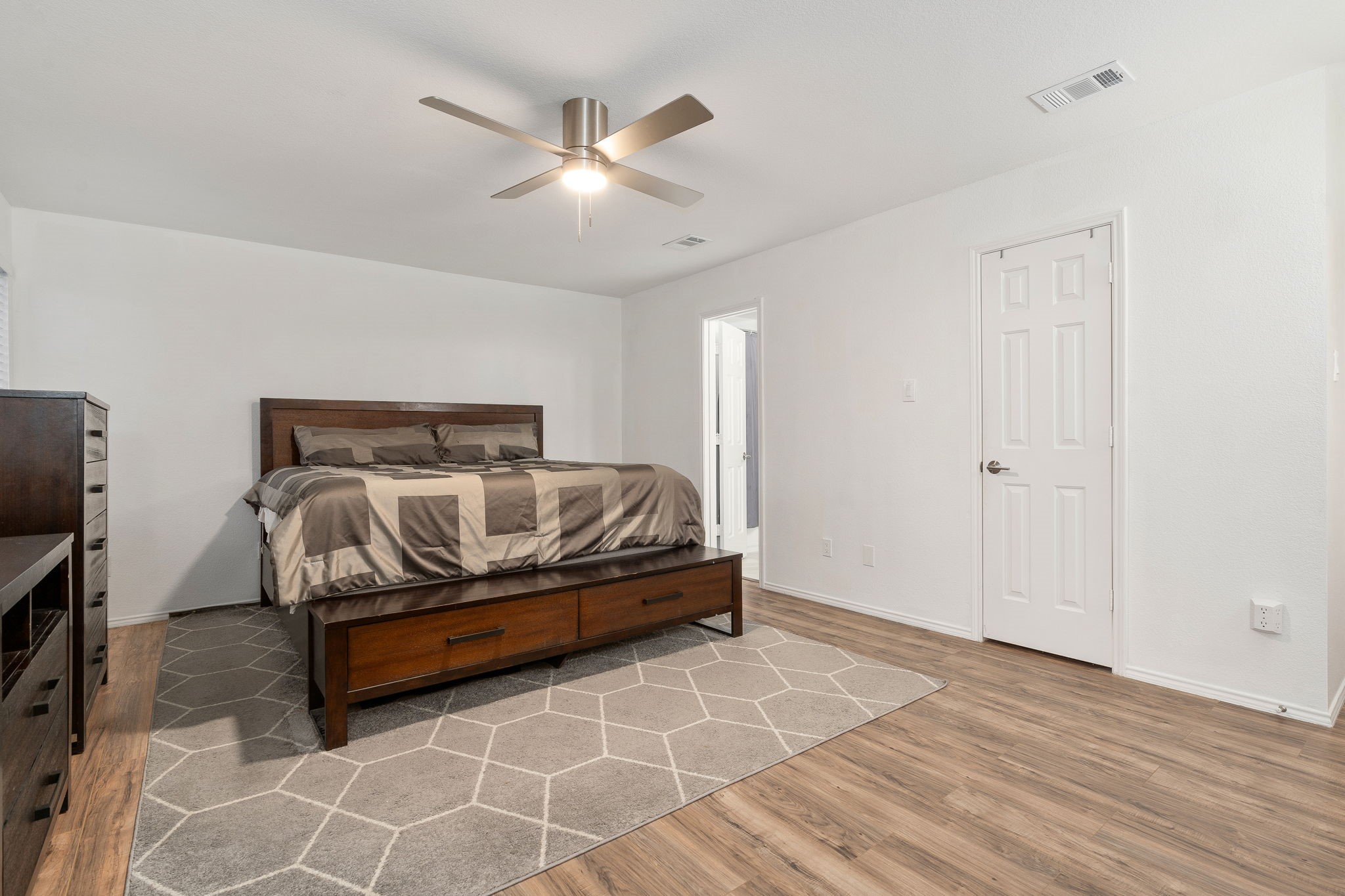 1617 Dragonback Pass