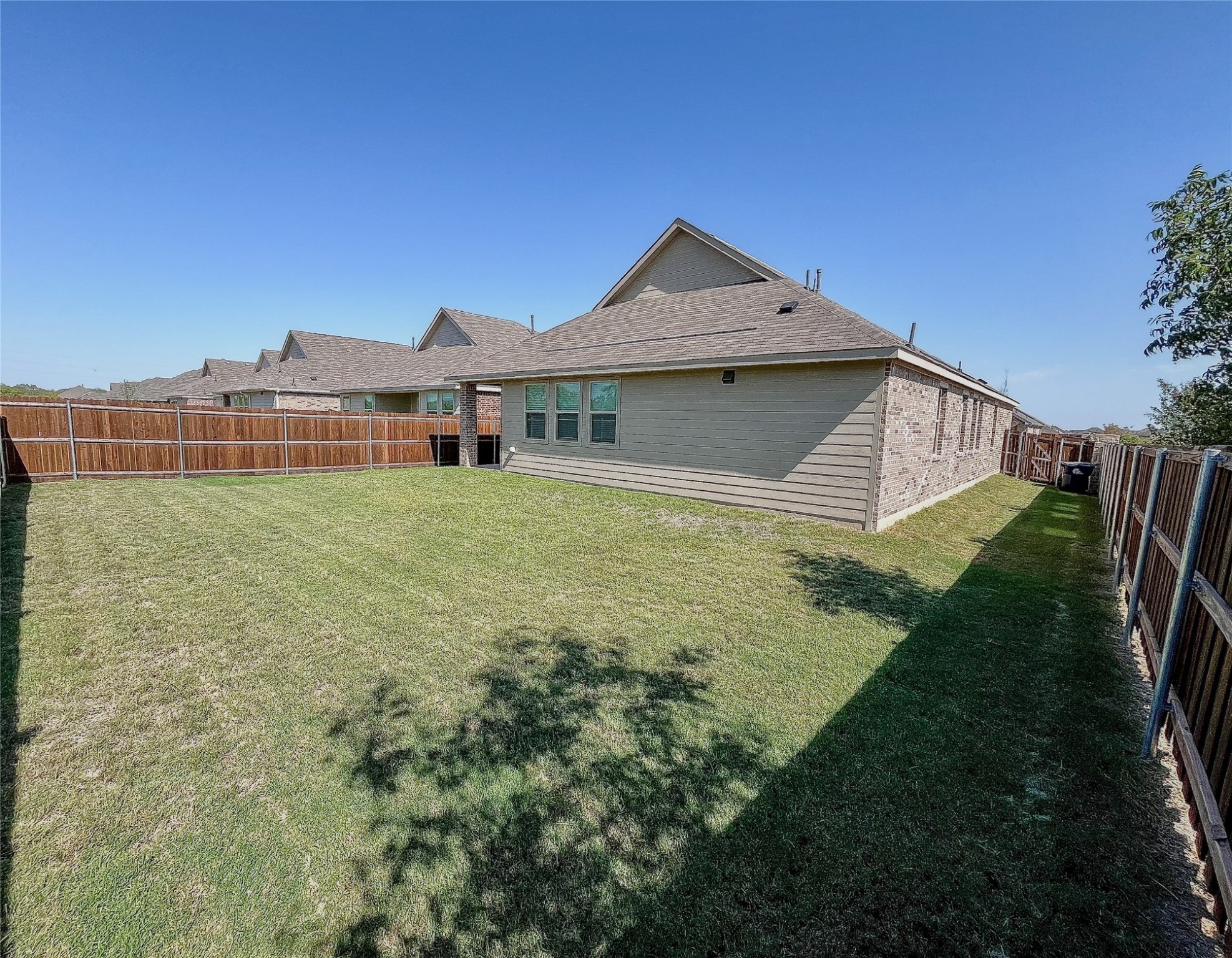 3401 Kingsview Drive