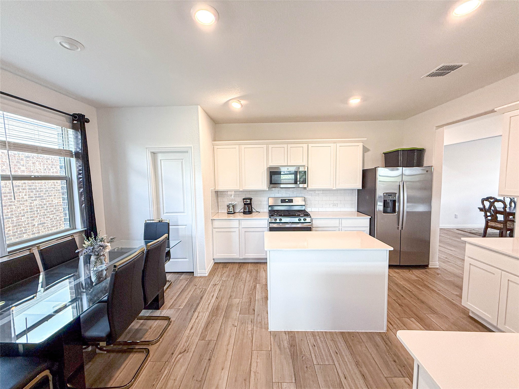 3401 Kingsview Drive