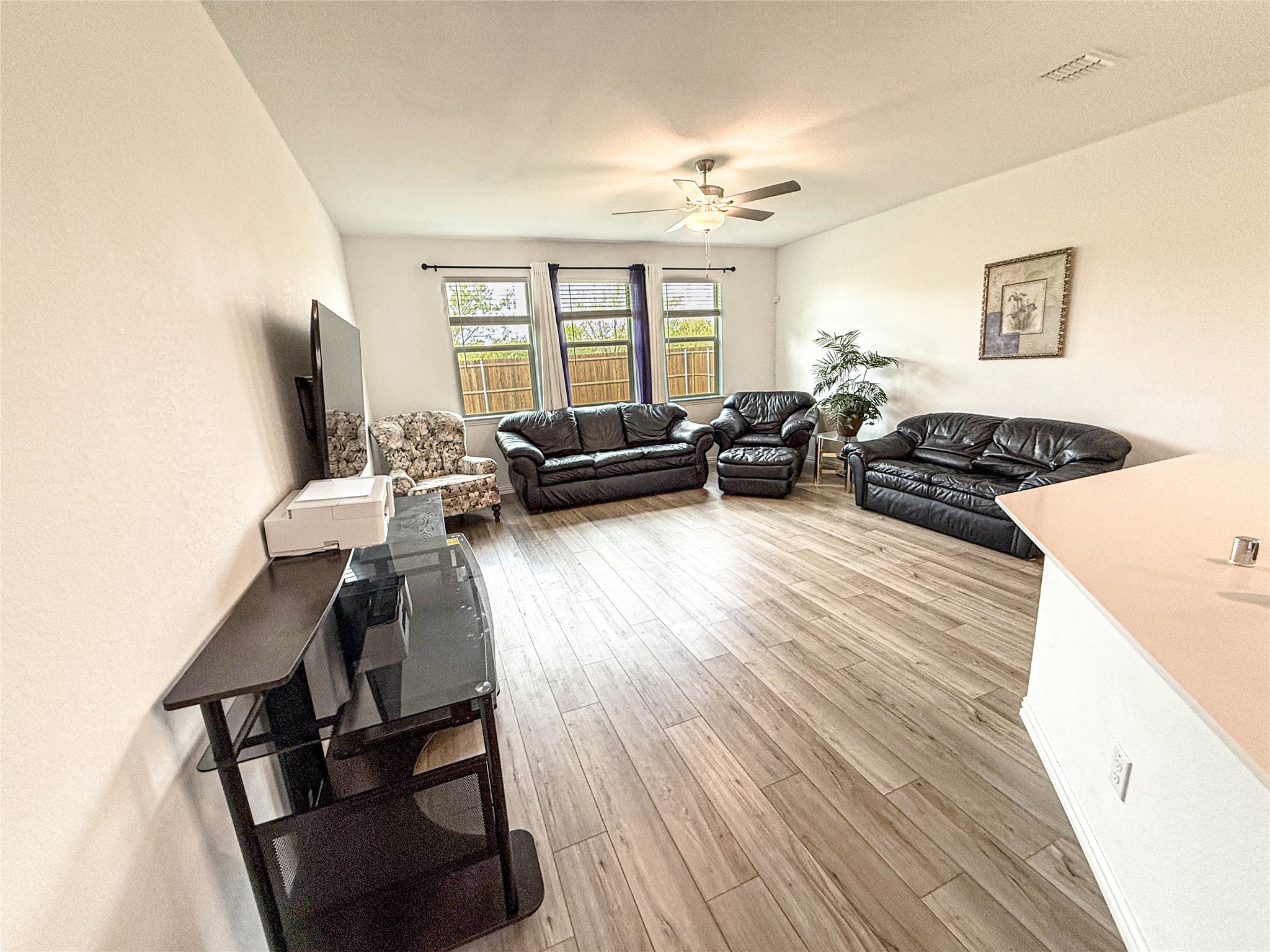 3401 Kingsview Drive