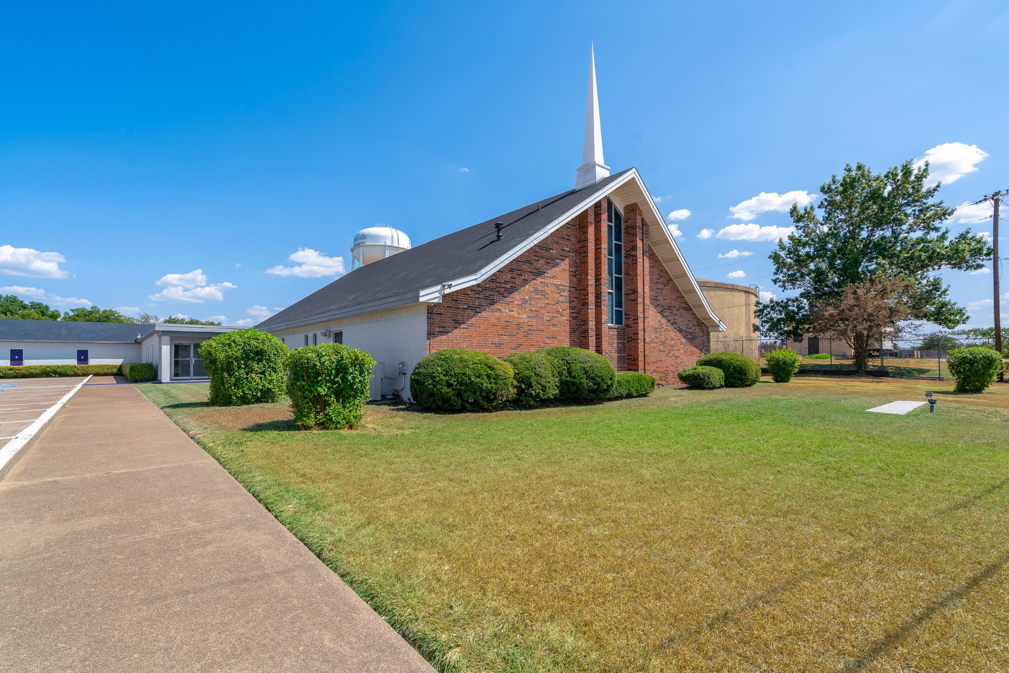 200 E Carr Lane