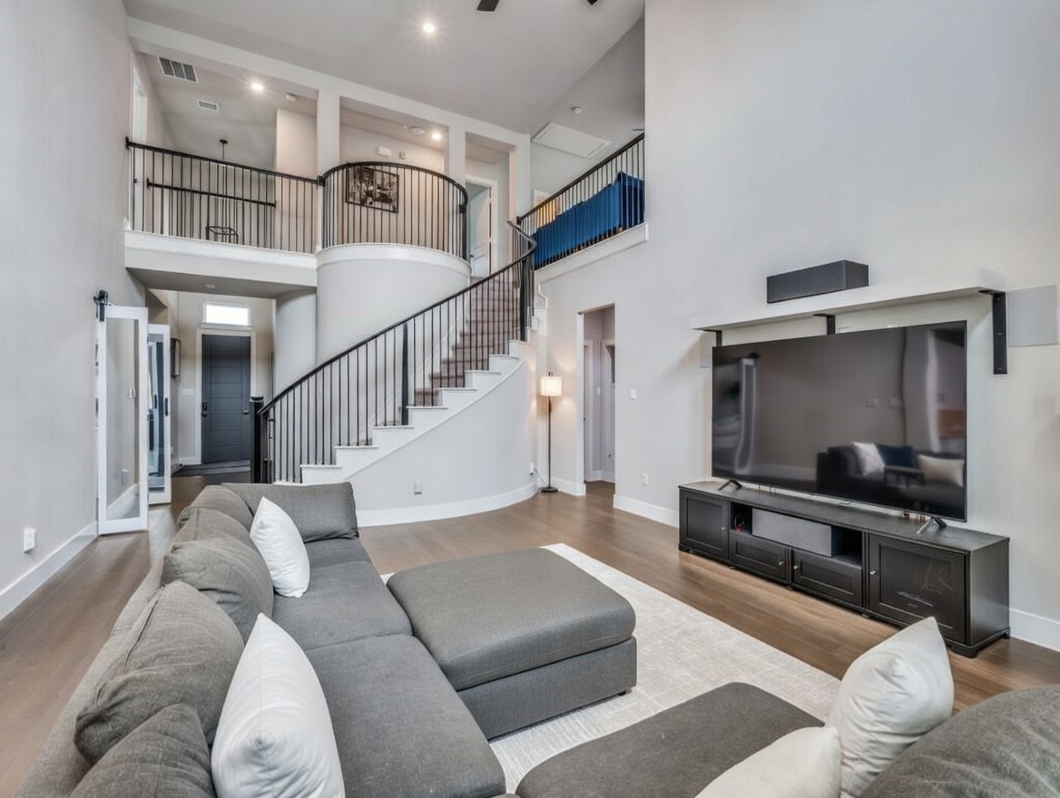 1093 Modesto Drive