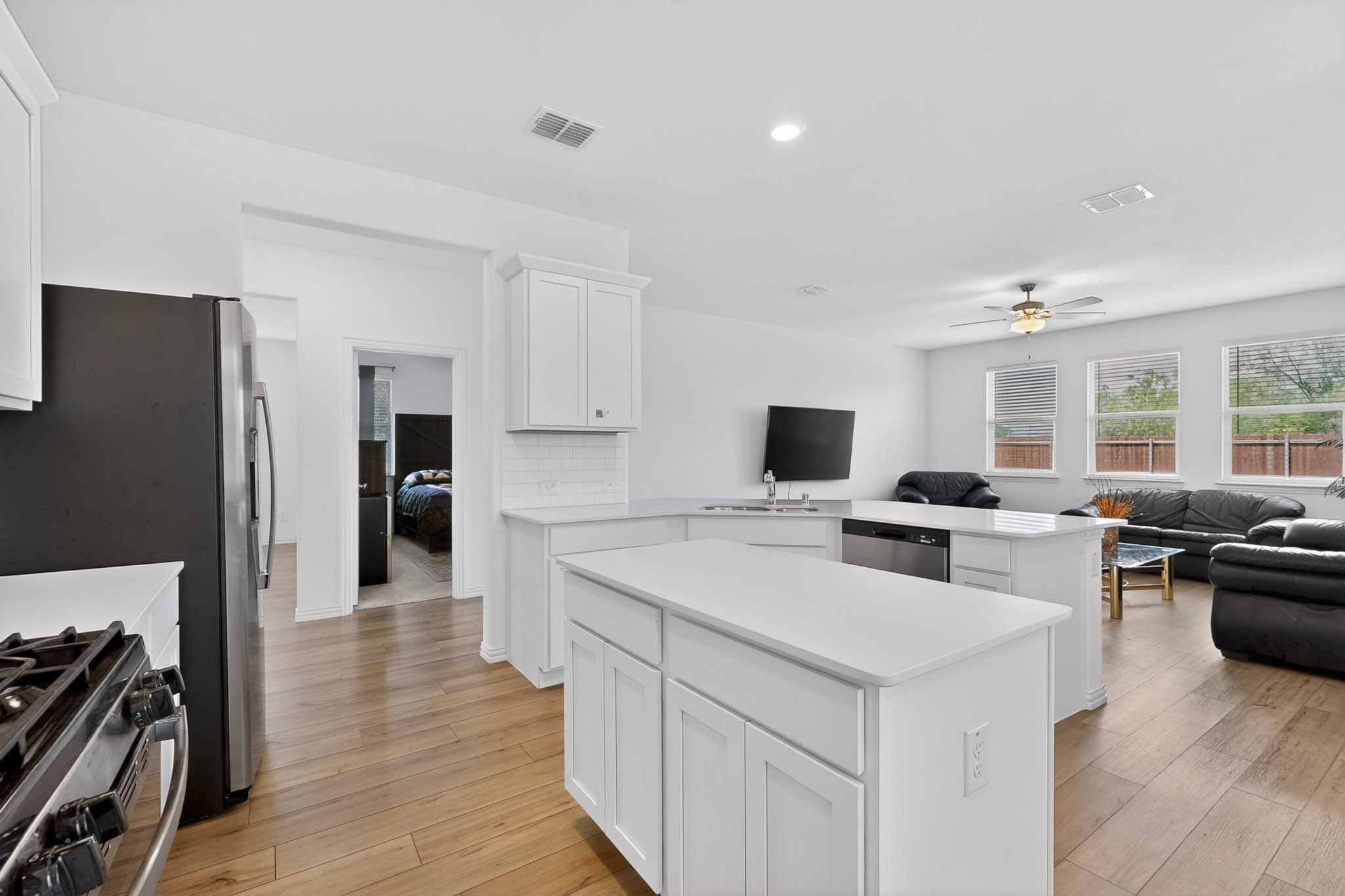 3401 Kingsview Drive