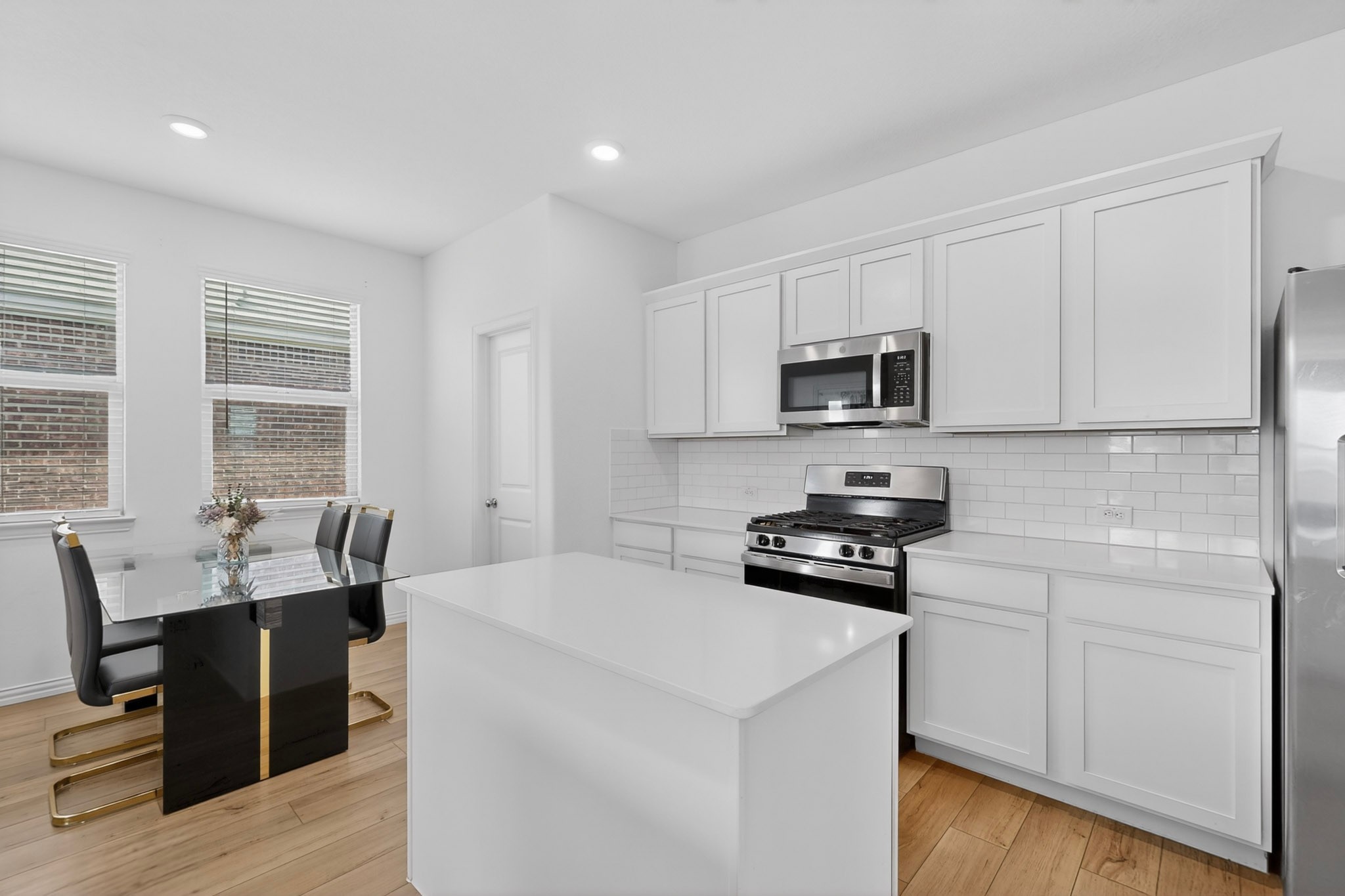 3401 Kingsview Drive