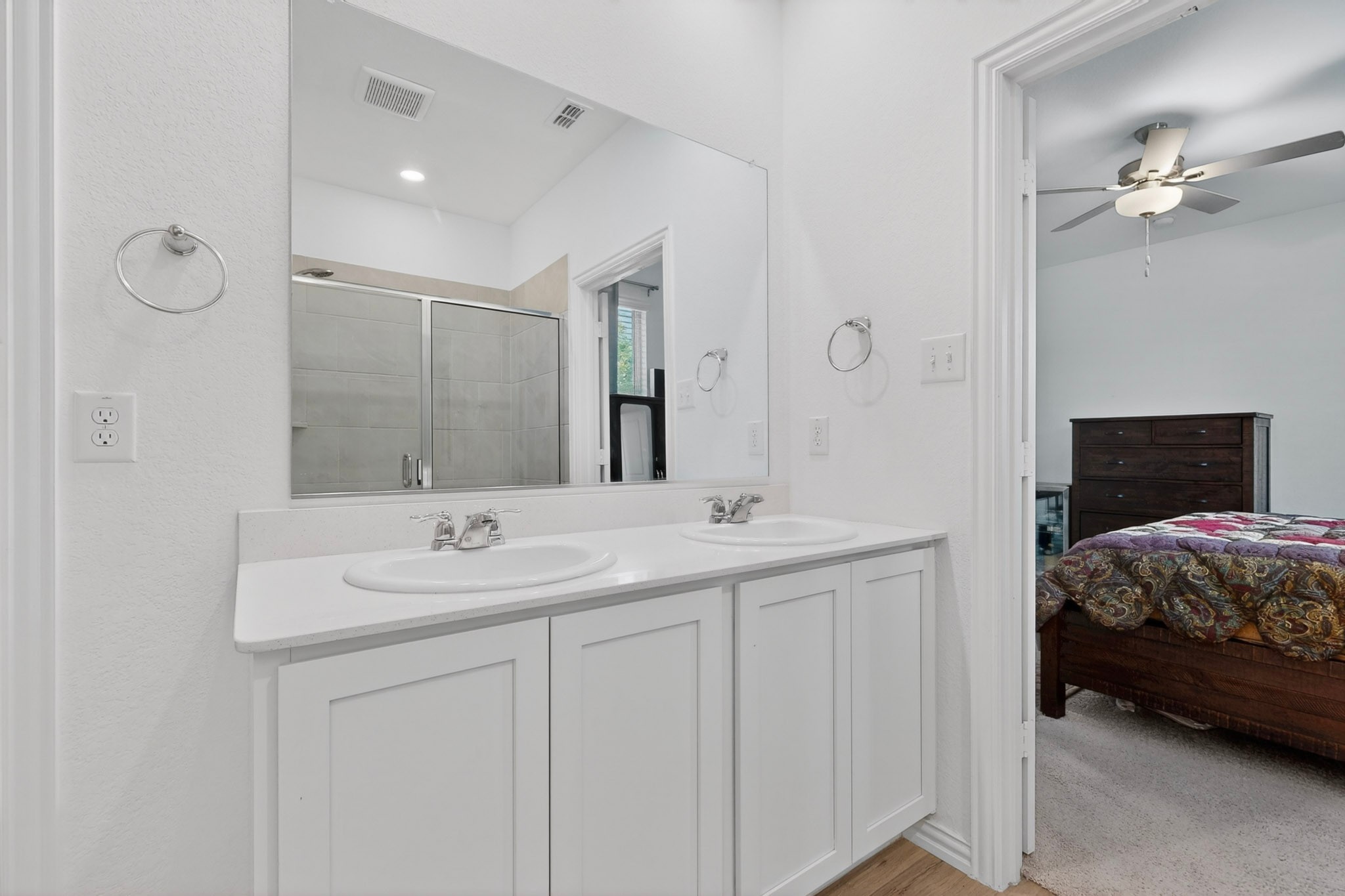 3401 Kingsview Drive